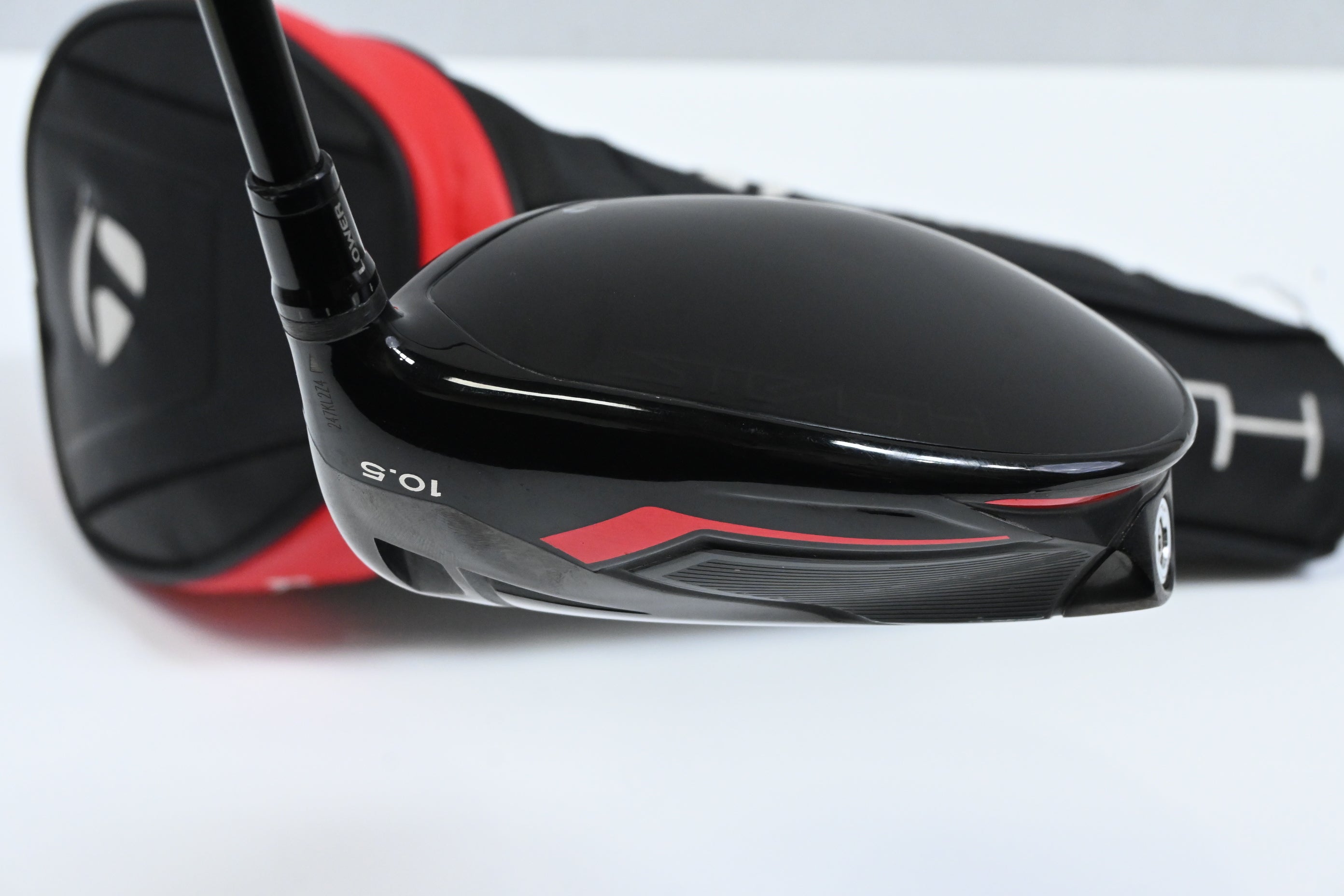 Taylormade Stealth Driver / 10.5 Degree / Regular Flex HZRDUS Smoke Red RDX 60