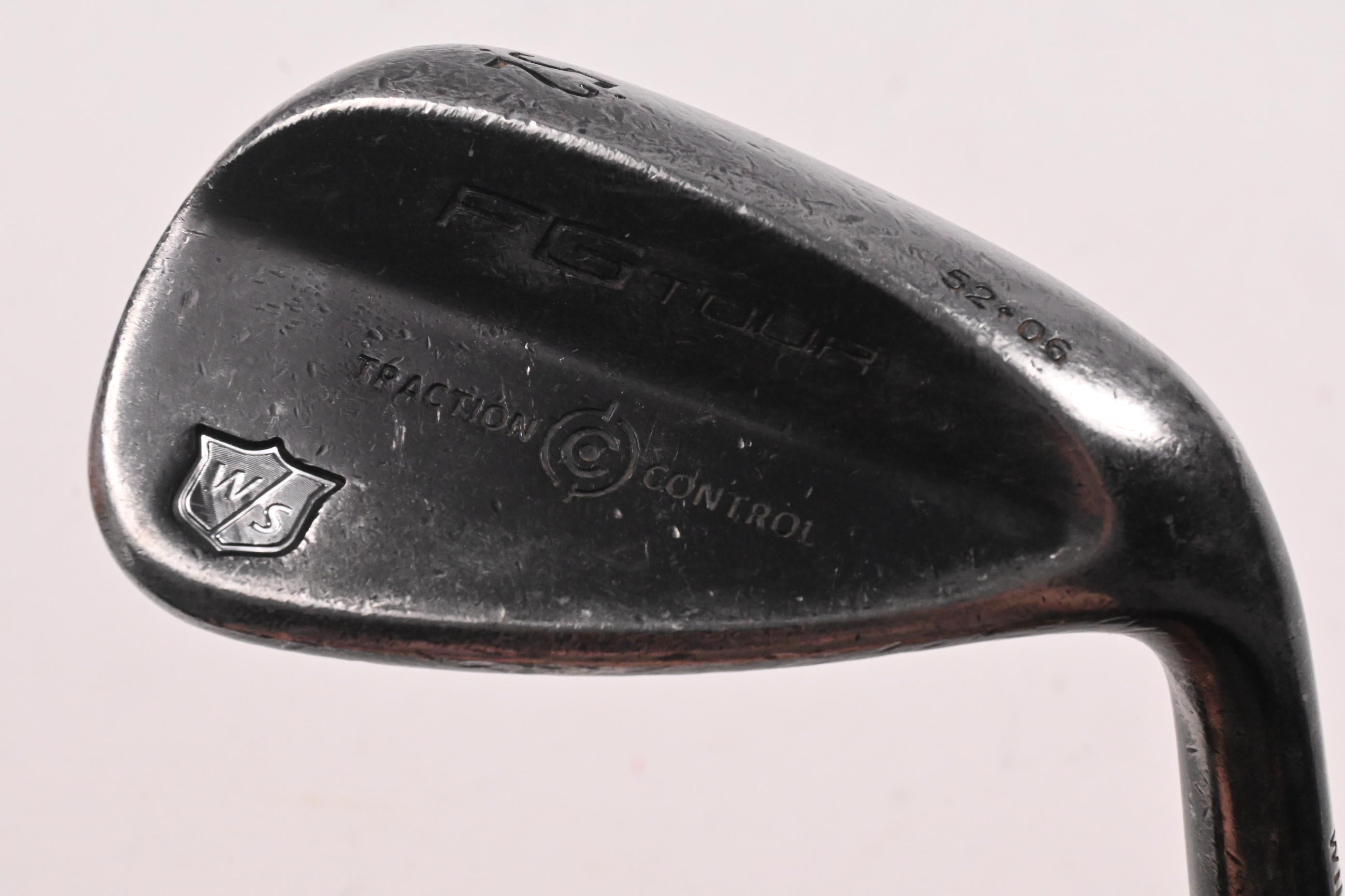 Wilson FG Tour Traction Control Gap Wedge / 52 Degree / Wedge Flex Dynamic Gold