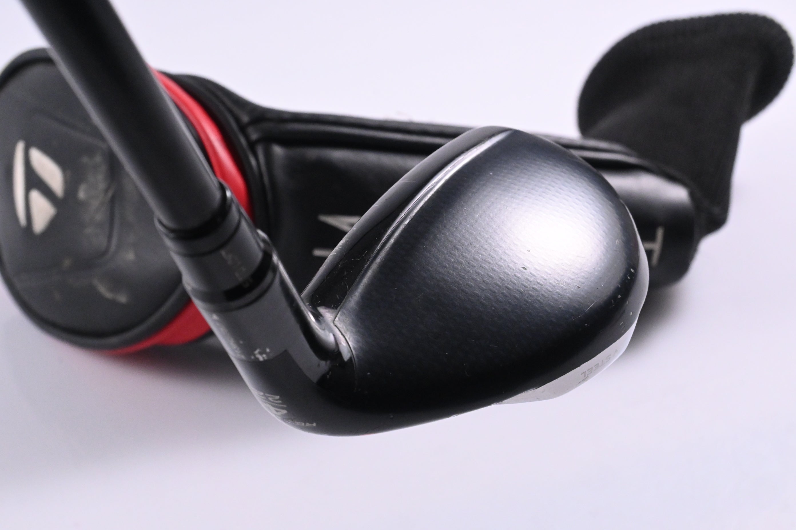 Taylormade Stealth Plus #4 Hybrid / 22 Degree / Regular Flex HZRDUS RDX Smoke 70