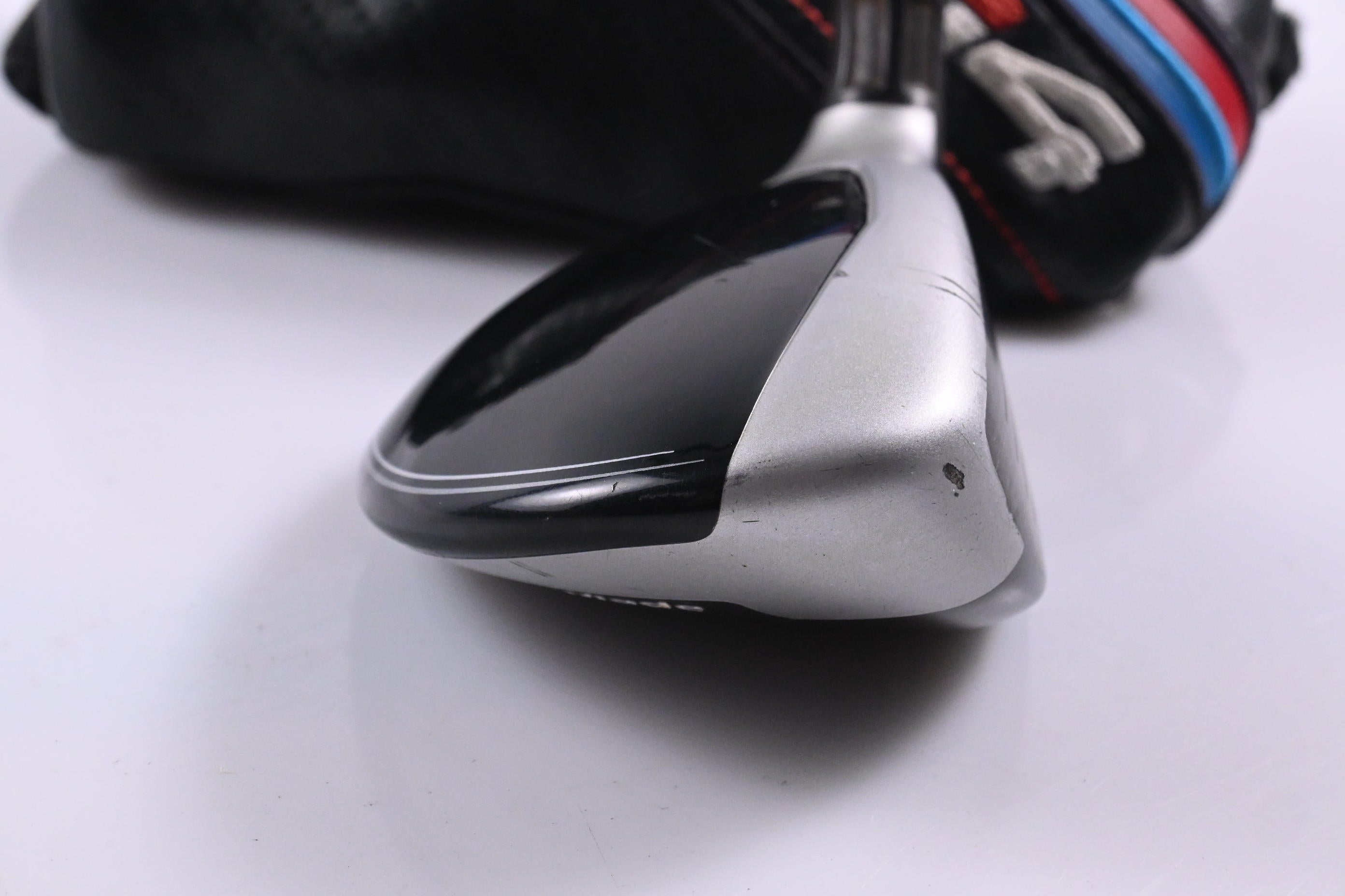 Taylormade M4 #3 Hybrid / 19 Degree / Regular Flex Fujikura Atmos Red 6 Shaft