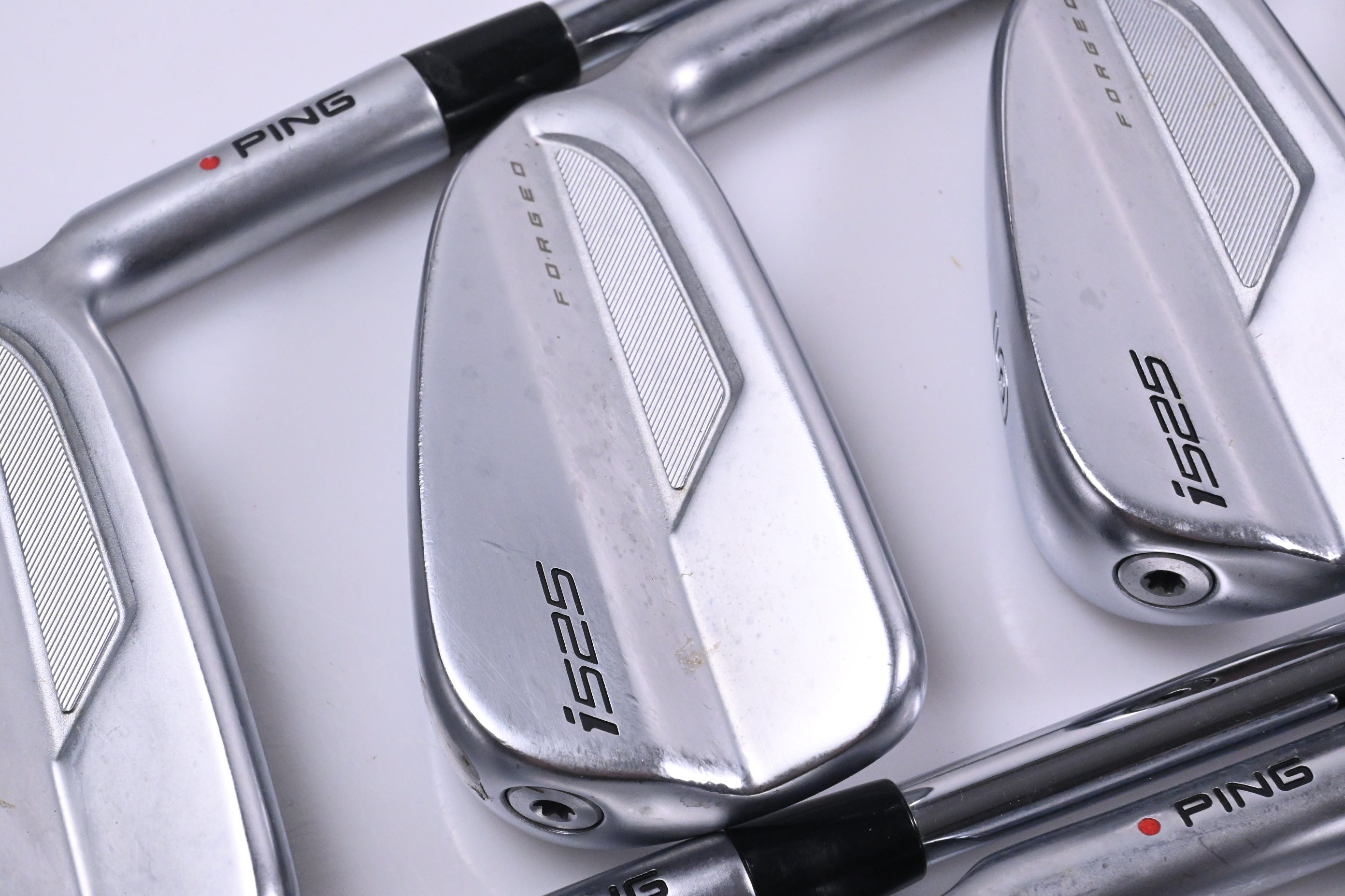 Ping i525 Irons / 4-PW+UW / Red Dot / Stiff Flex N.S.PRO Modus 3 Tour 105 Shafts