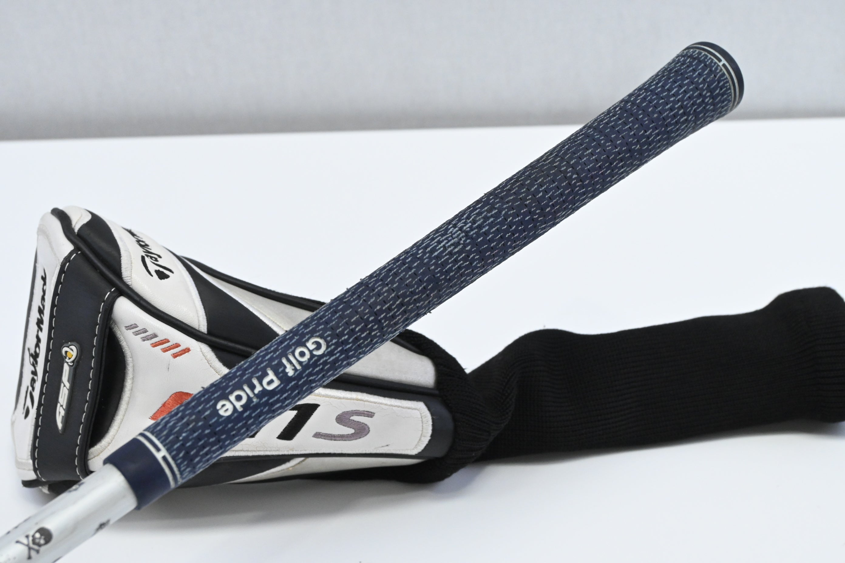 Taylormade R11S #4 Wood / 17 Degree / X-Flex Aldila RIP 70 Shaft