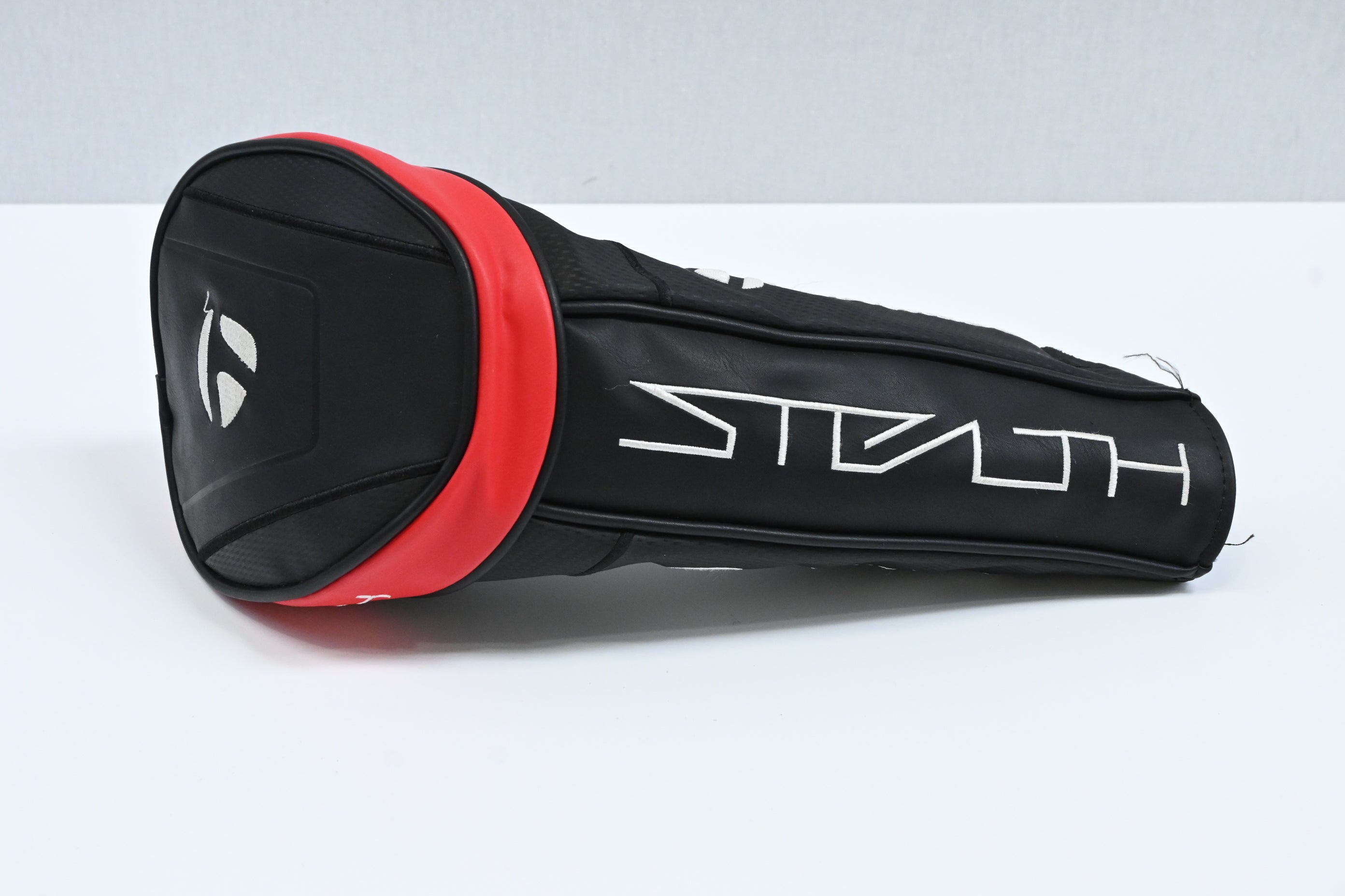 Taylormade Stealth Driver / 10.5 Degree / Regular Flex HZRDUS Smoke Red RDX 60