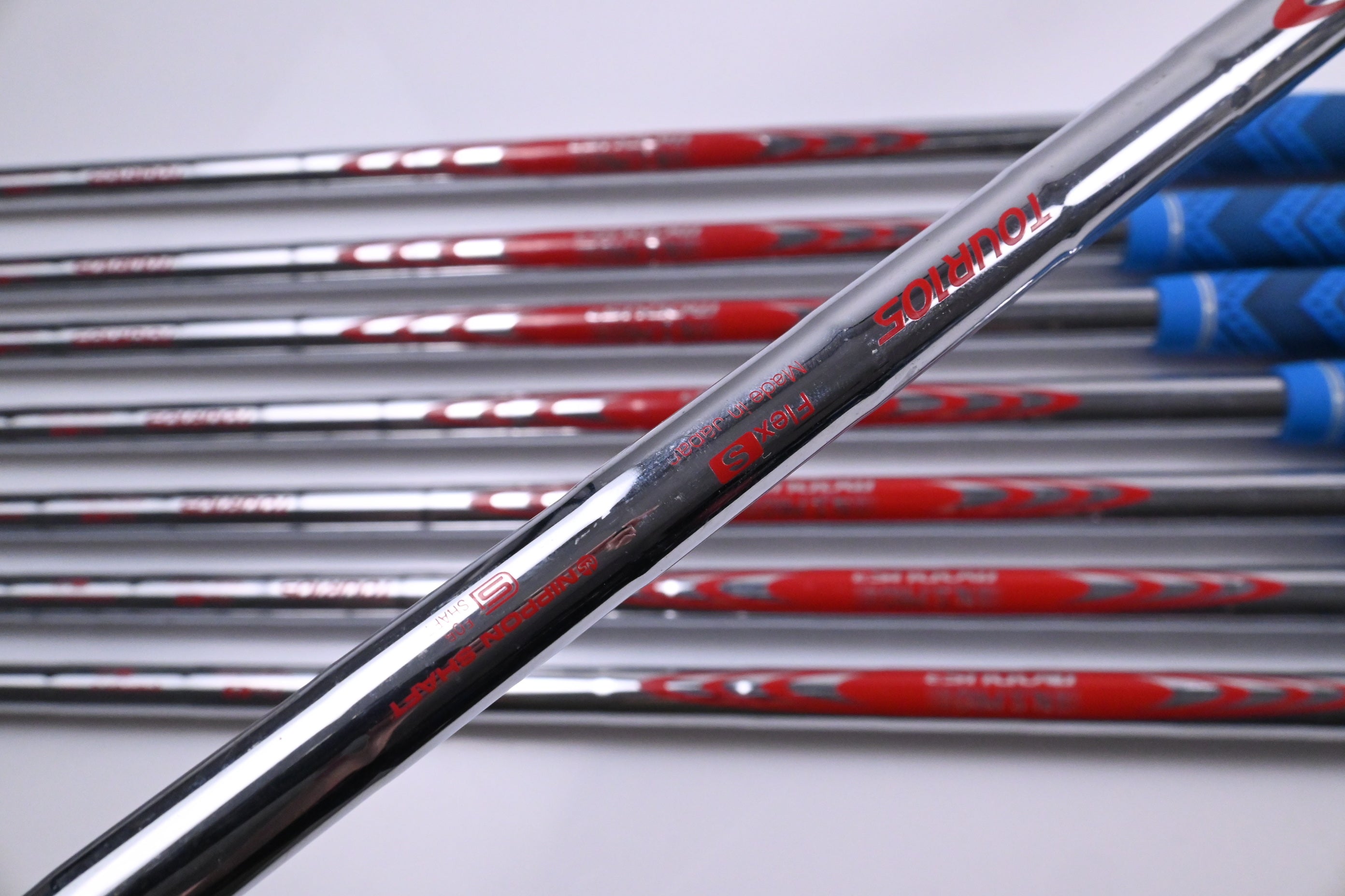 Ping i525 Irons / 4-PW+UW / Red Dot / Stiff Flex N.S.PRO Modus 3 Tour 105 Shafts