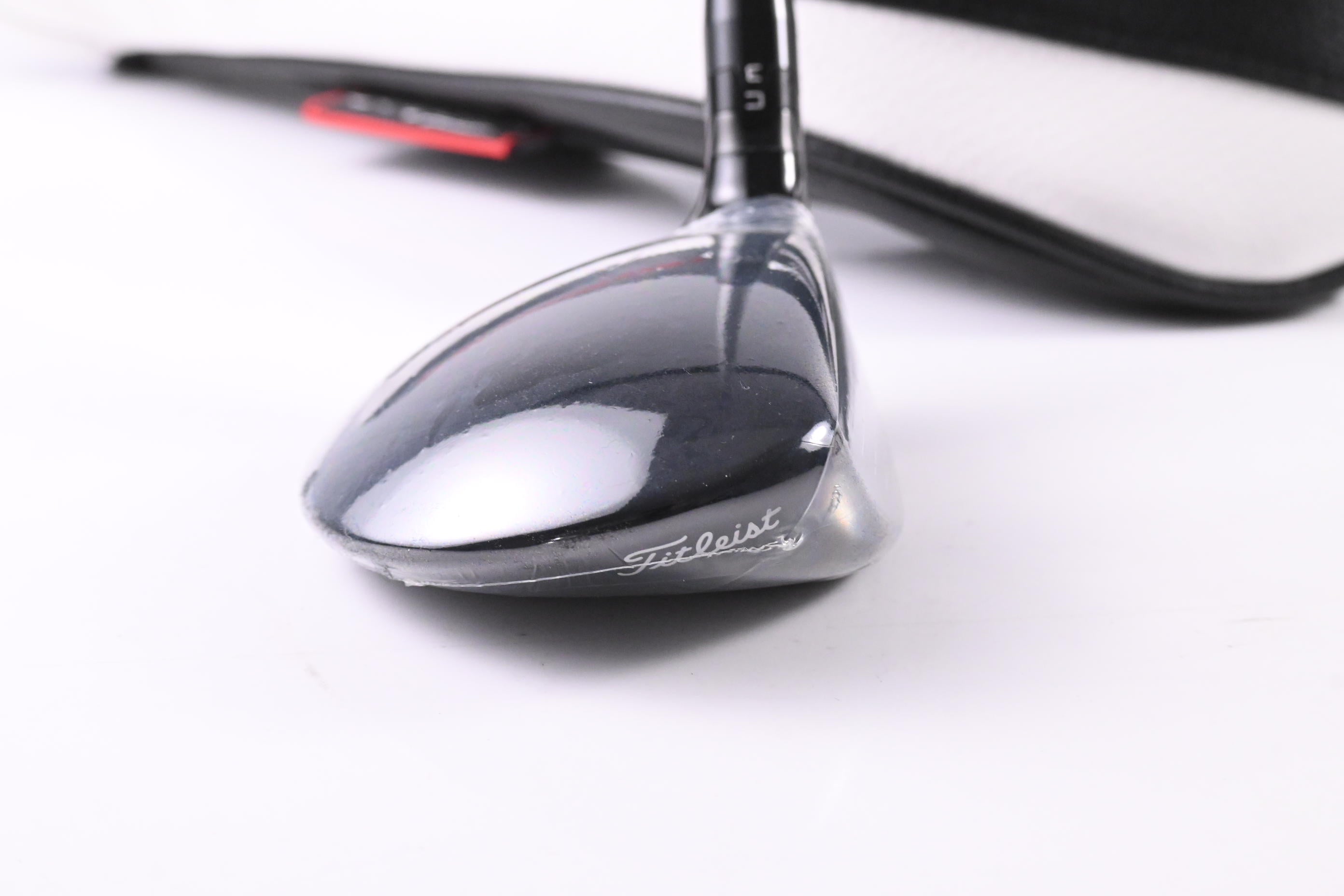 Titleist GT2 #5 Wood / 18 Degree / Stiff Flex Graphite Design Tour AD UB-5 Shaft