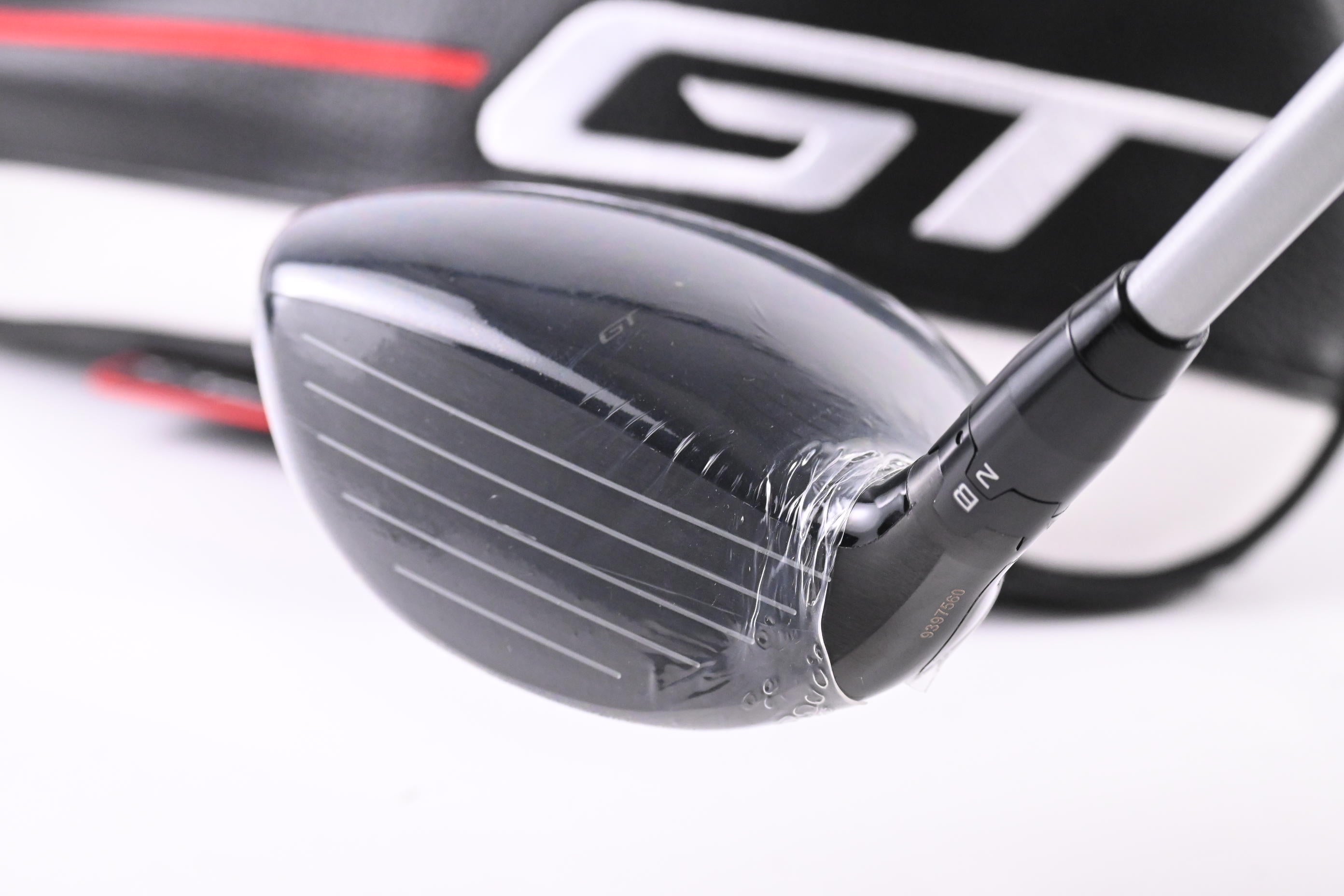 Titleist GT2 #5 Wood / 18 Degree / Stiff Flex Graphite Design Tour AD UB-5 Shaft