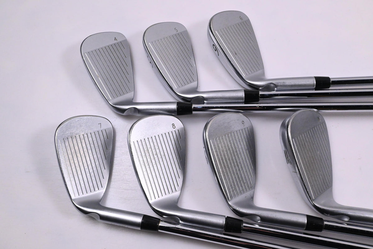 Ping i25 Irons / 4-PW / Black Dot / Regular Flex Ping CFS Shafts