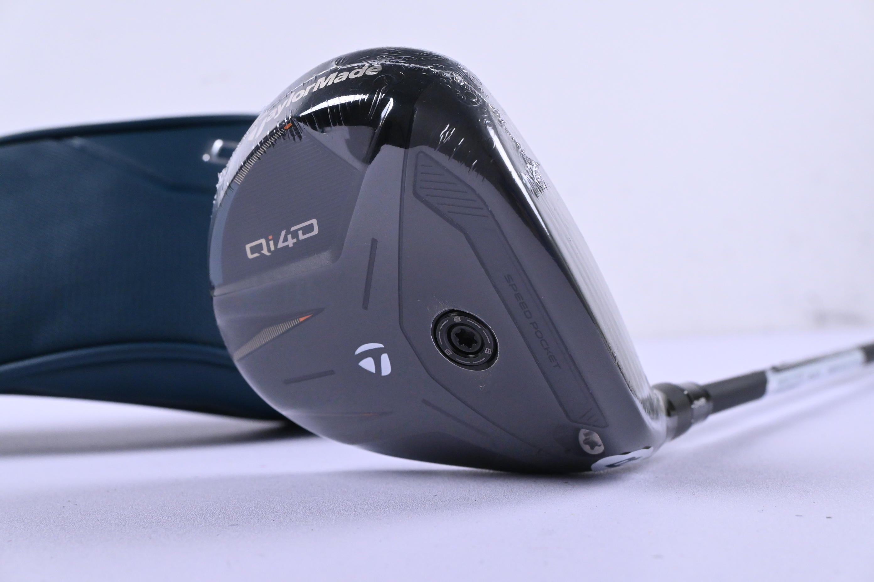 Taylormade Qi4D #5 Wood / 18 Degree / Regular Flex REAX 55 Shaft