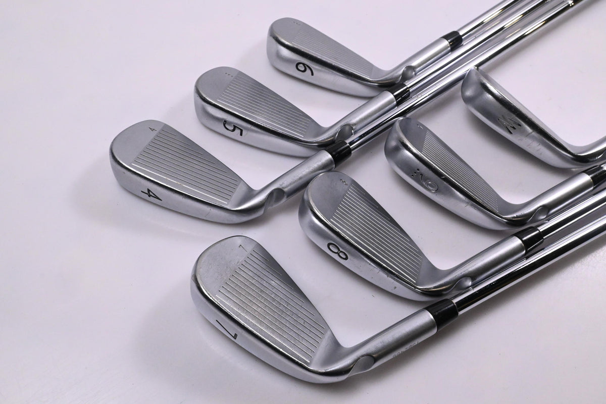 Ping i25 Irons / 4-PW / Black Dot / Regular Flex Ping CFS Shafts