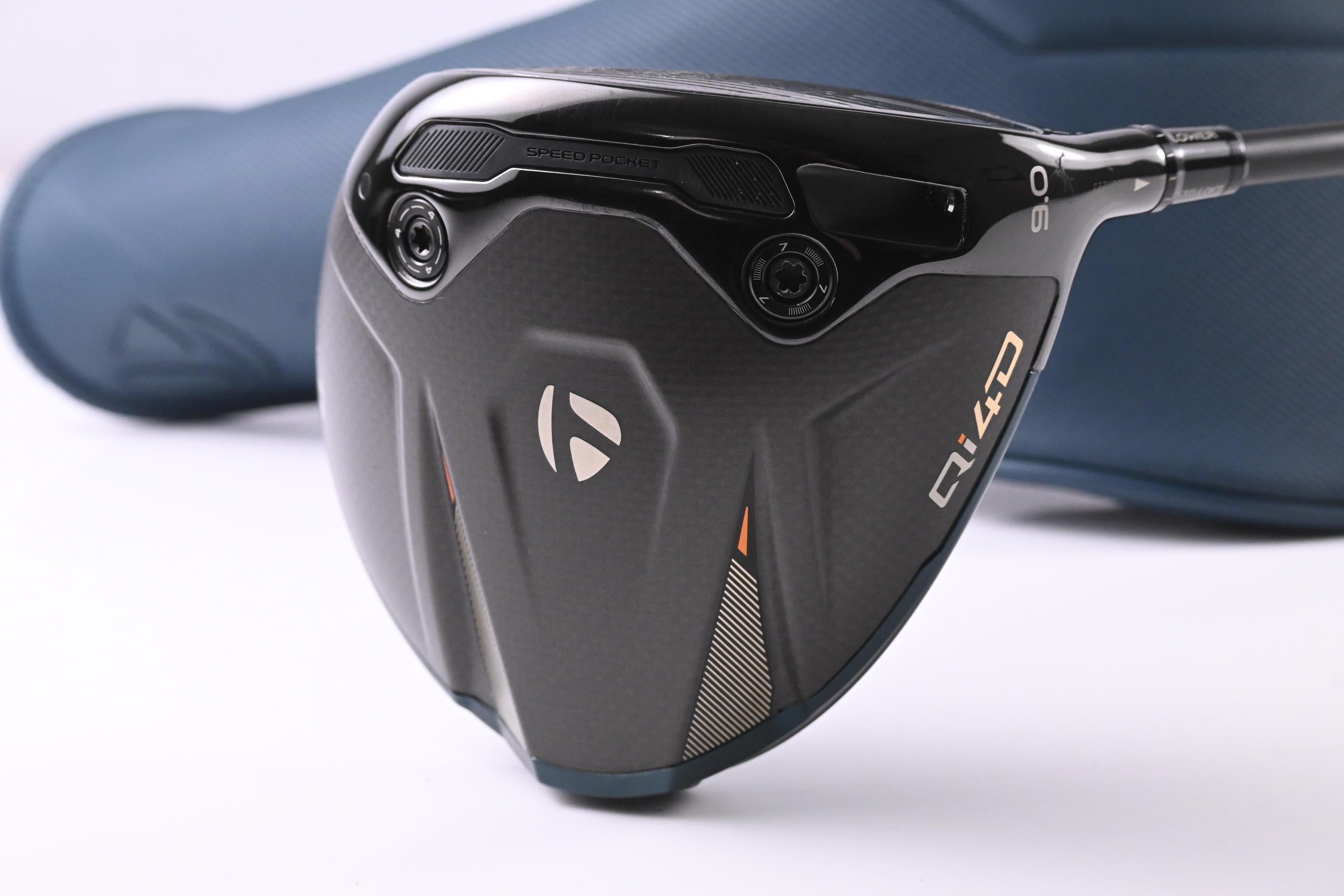 Taylormade Qi4D Driver / 9 Degree / Stiff Flex Kai'li White DarkWave 60 Shaft