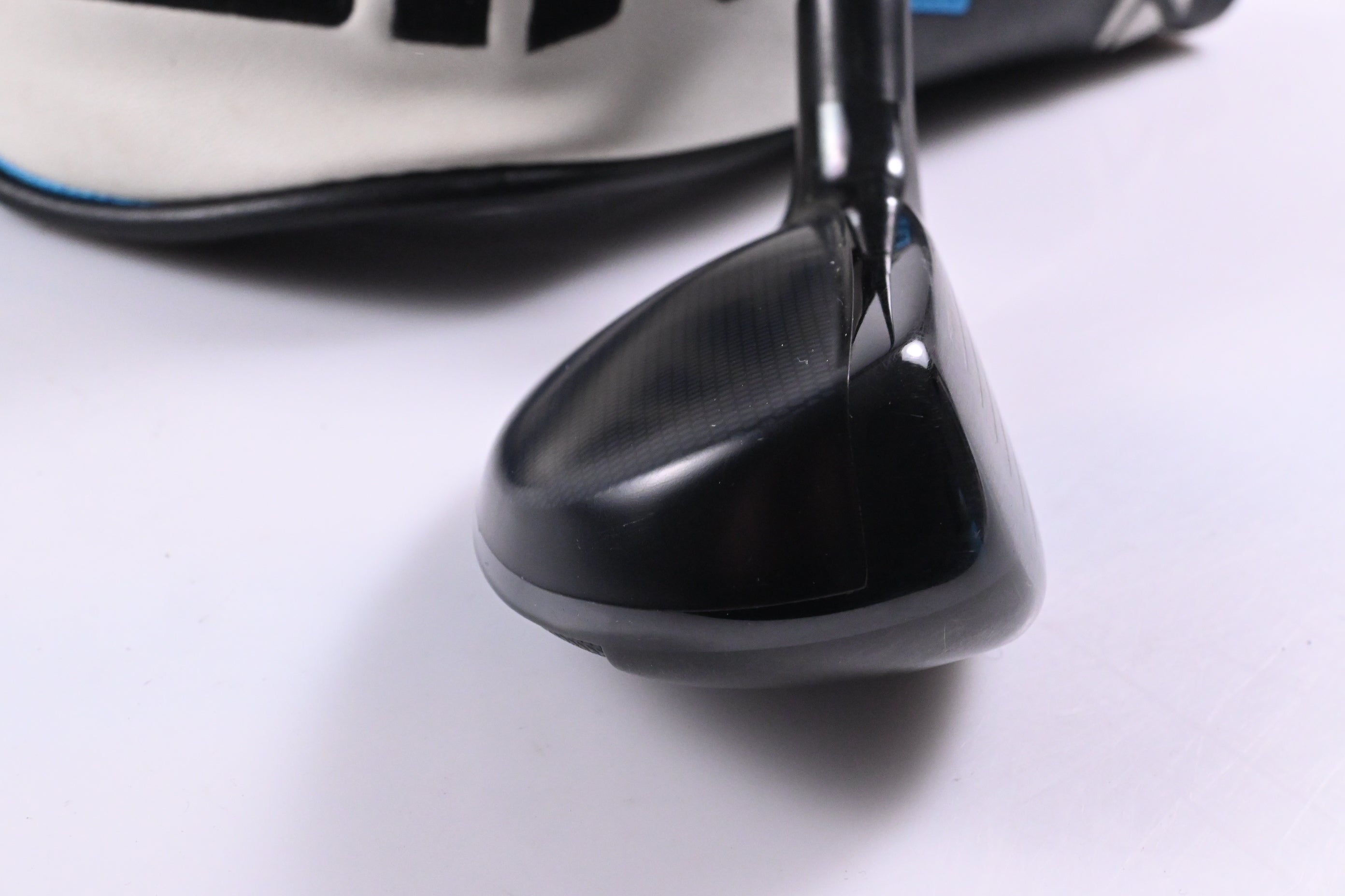 Taylormade SIM2 #4 Hybrid / 22 Degree / Stiff Flex Mitsubishi Tensei AV Blue 80