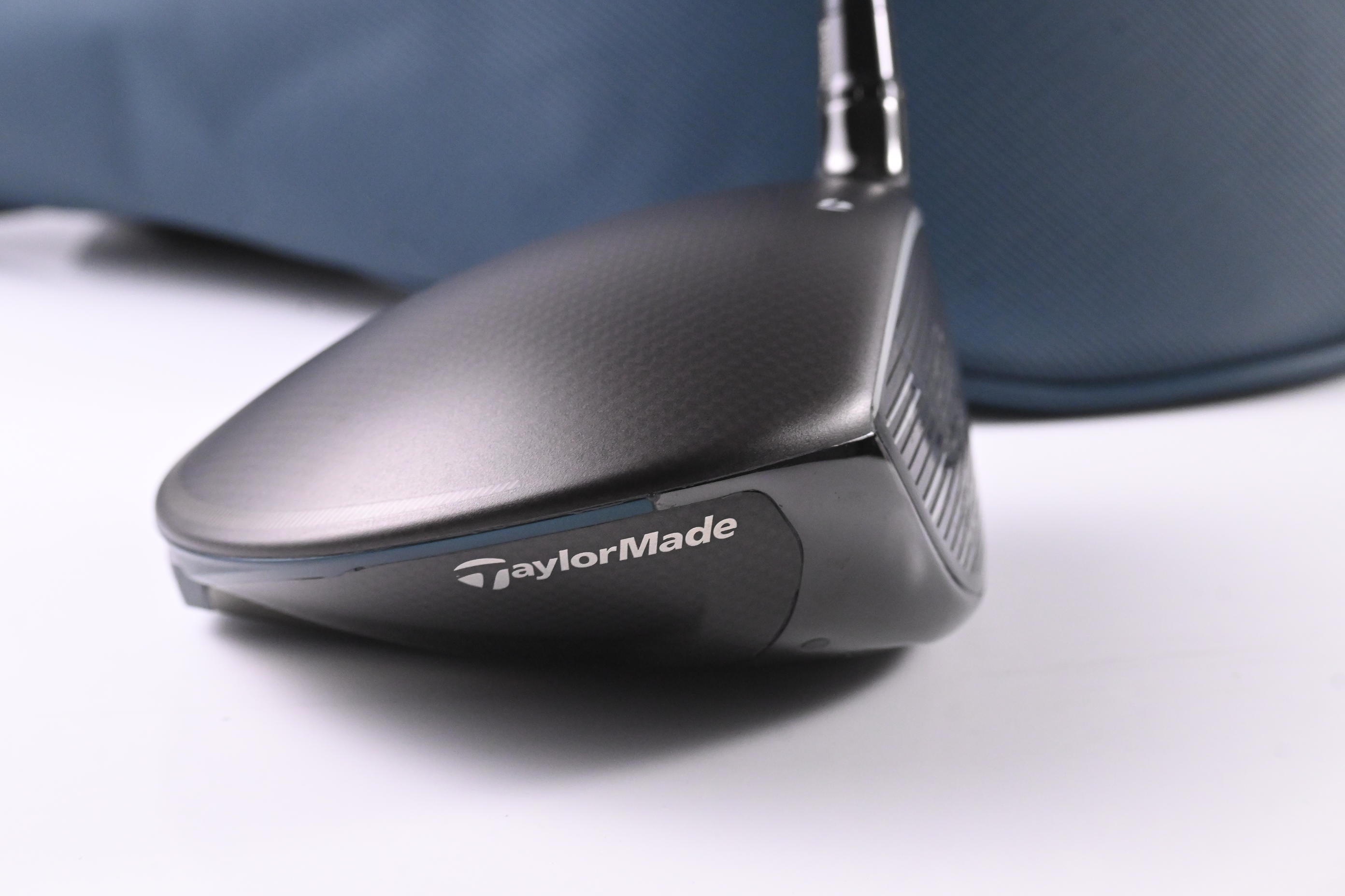 Taylormade Qi4D Driver / 9 Degree / Stiff Flex Kai'li White DarkWave 60 Shaft