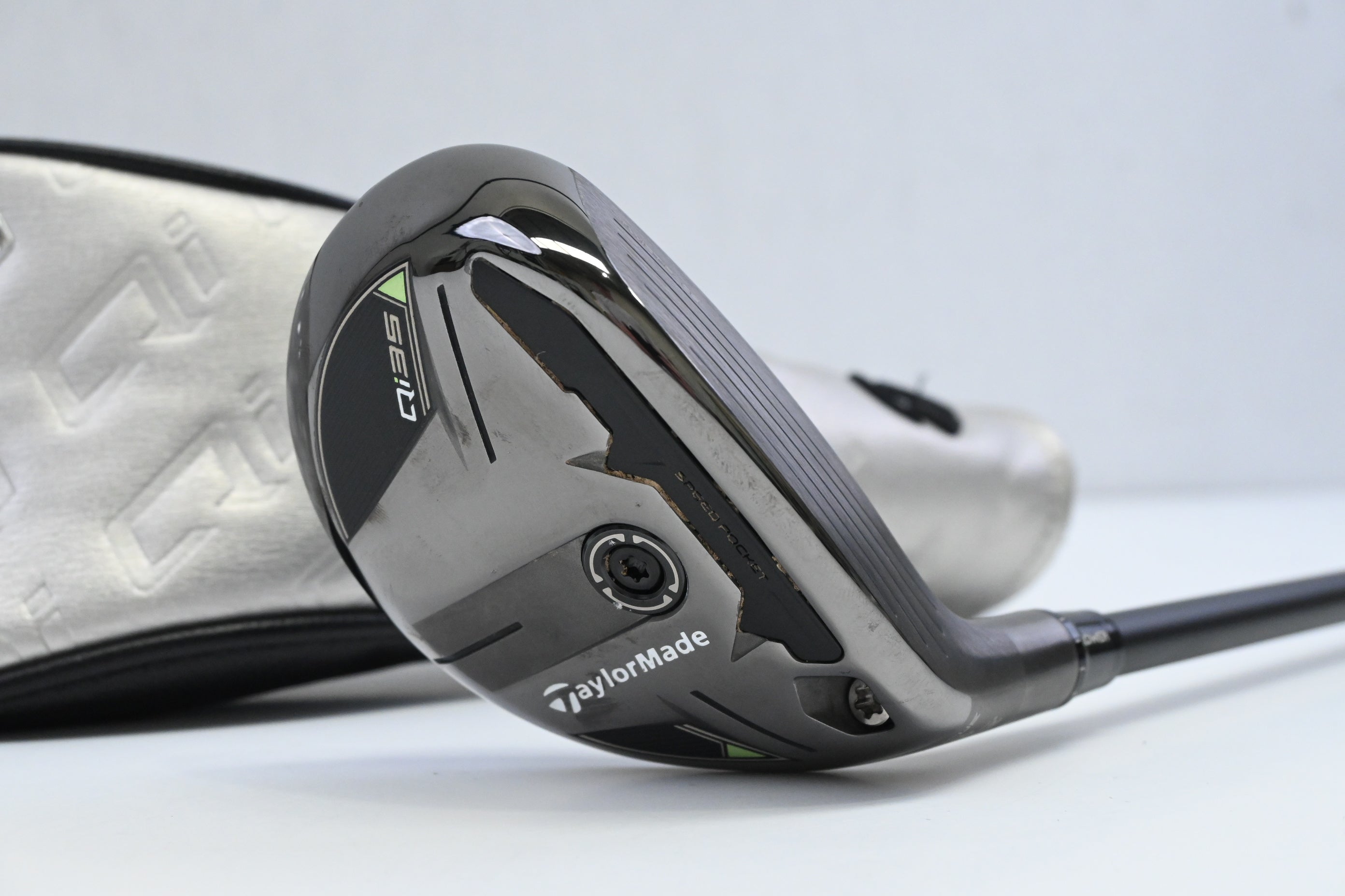 Taylormade Qi35 #4 Hybrid / 22 Degree / Regular Flex Fujikura Ventus Blue 6