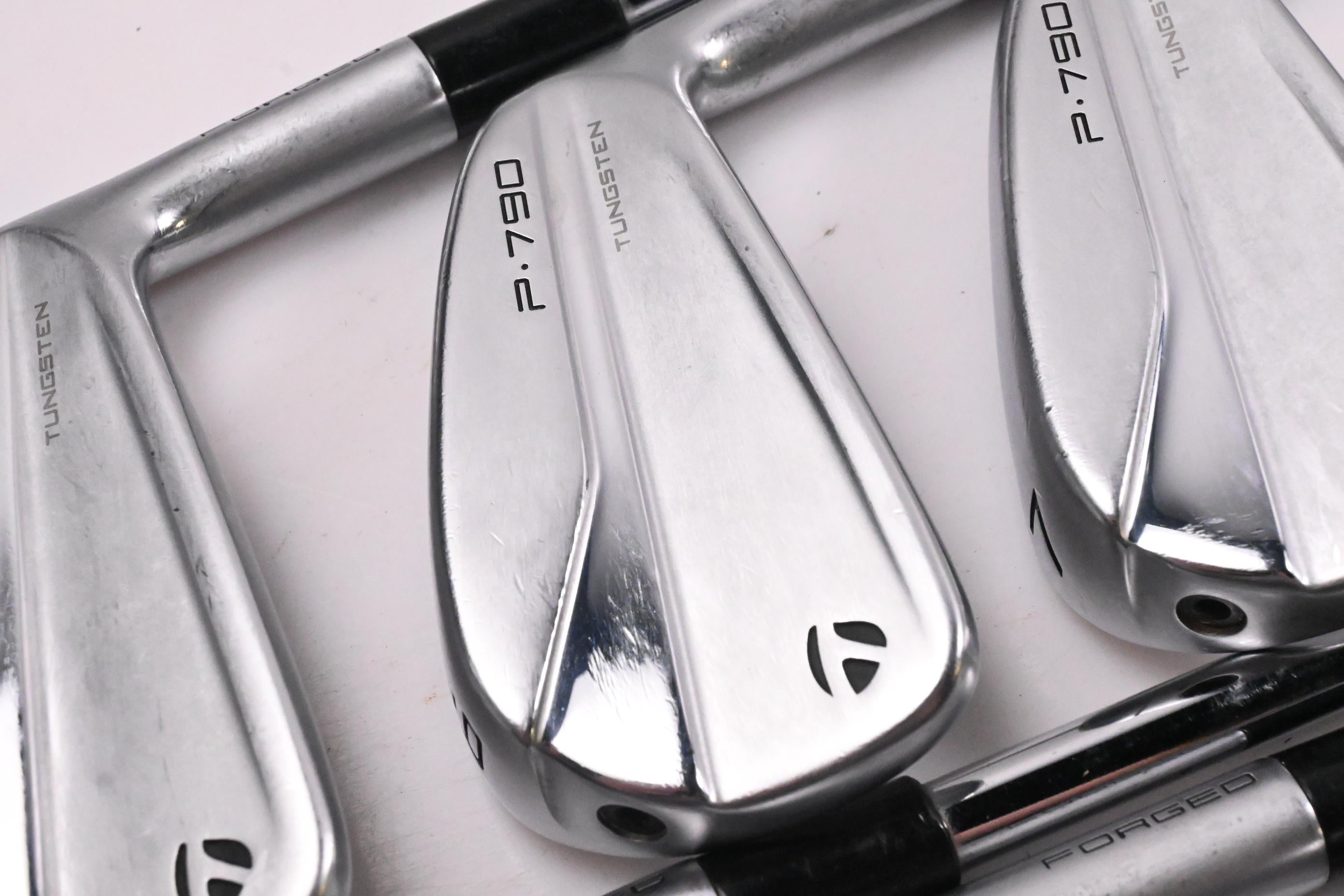 Taylormade P790 2021 Irons / 5-PW+AW / Regular Flex Dynamic Gold 95 R300 Shafts