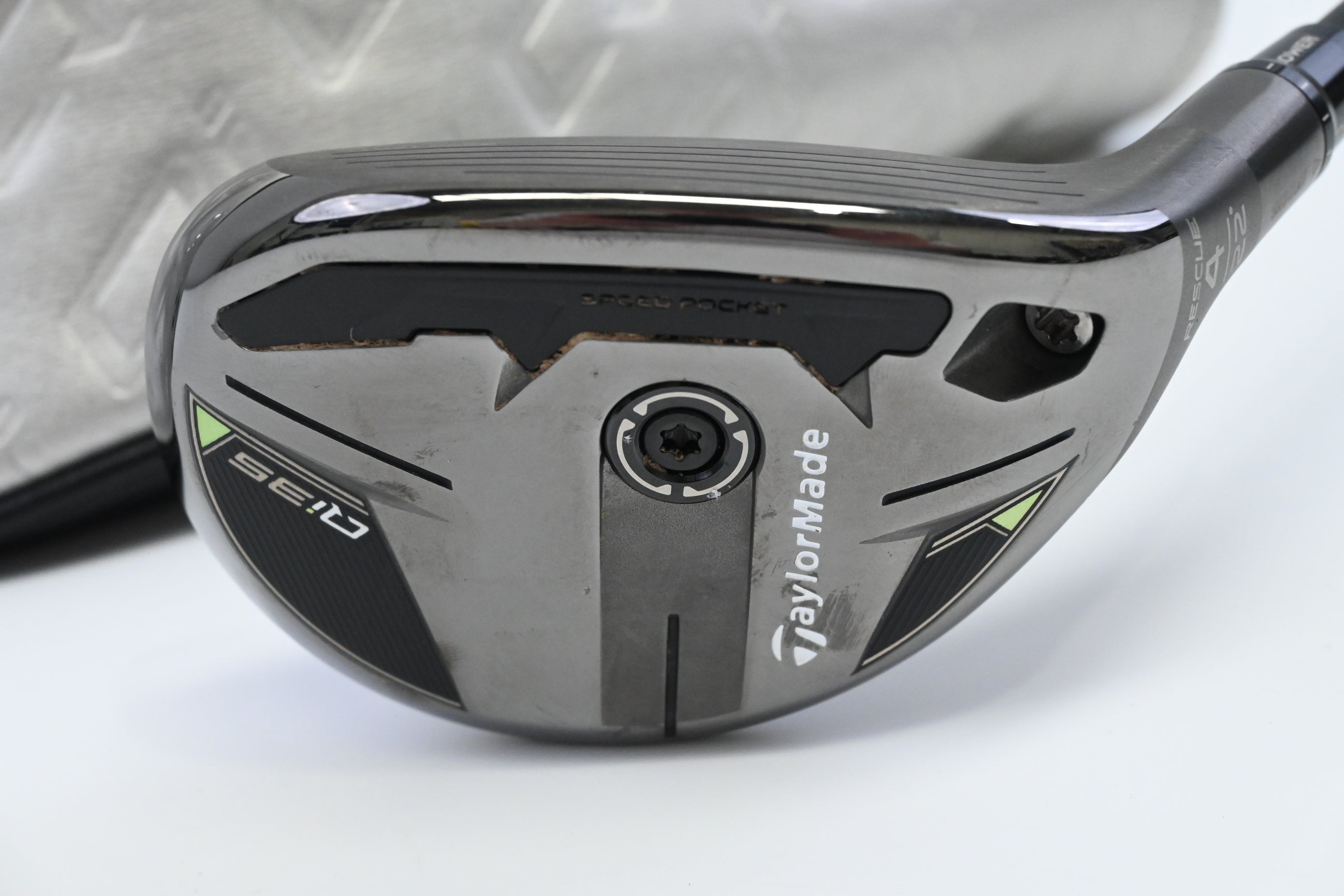 Taylormade Qi35 #4 Hybrid / 22 Degree / Regular Flex Fujikura Ventus Blue 6