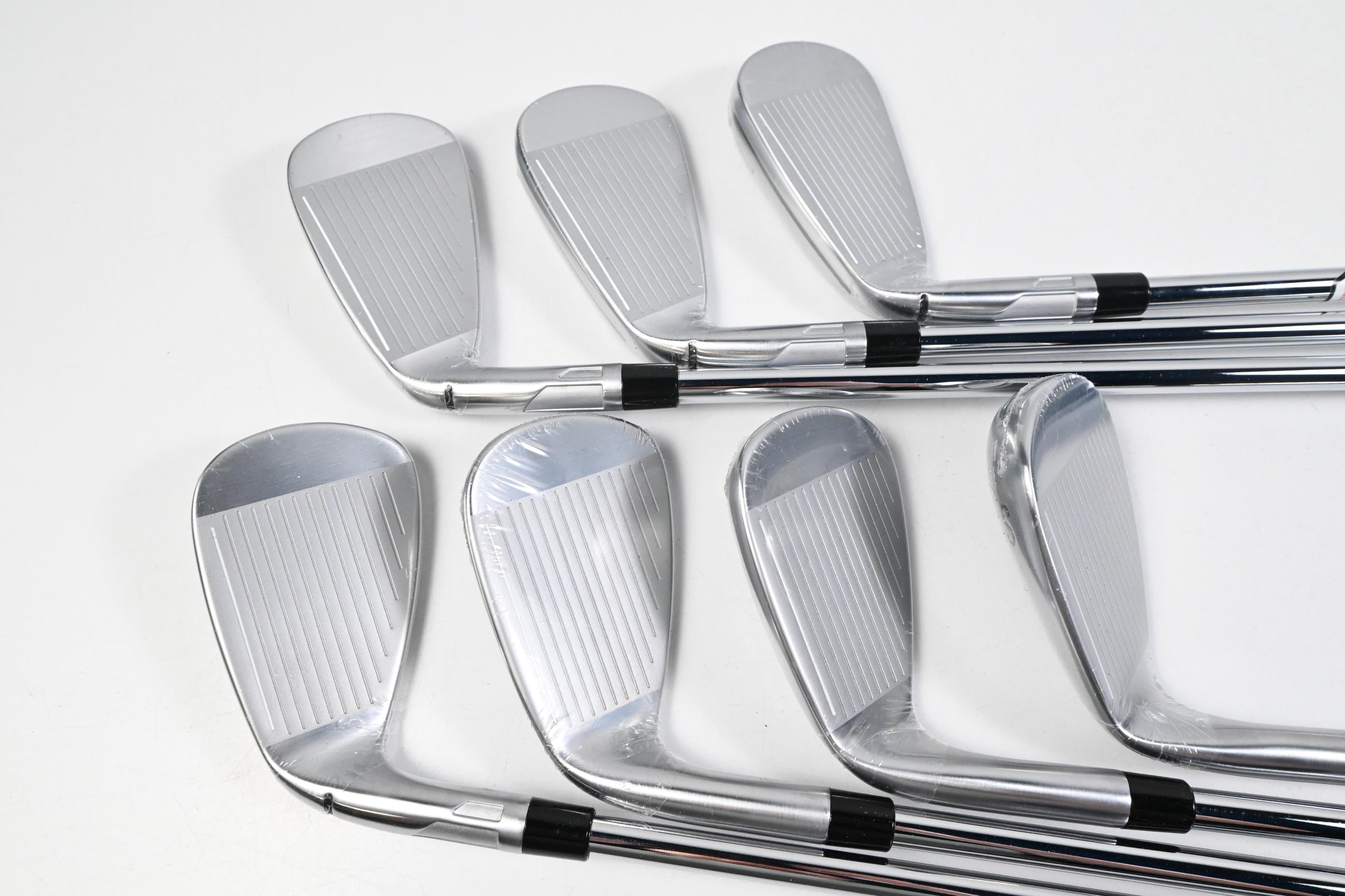 Taylormade Qi Irons / 5-PW+SW / Regular Flex KBS MAX MT 85 Shafts