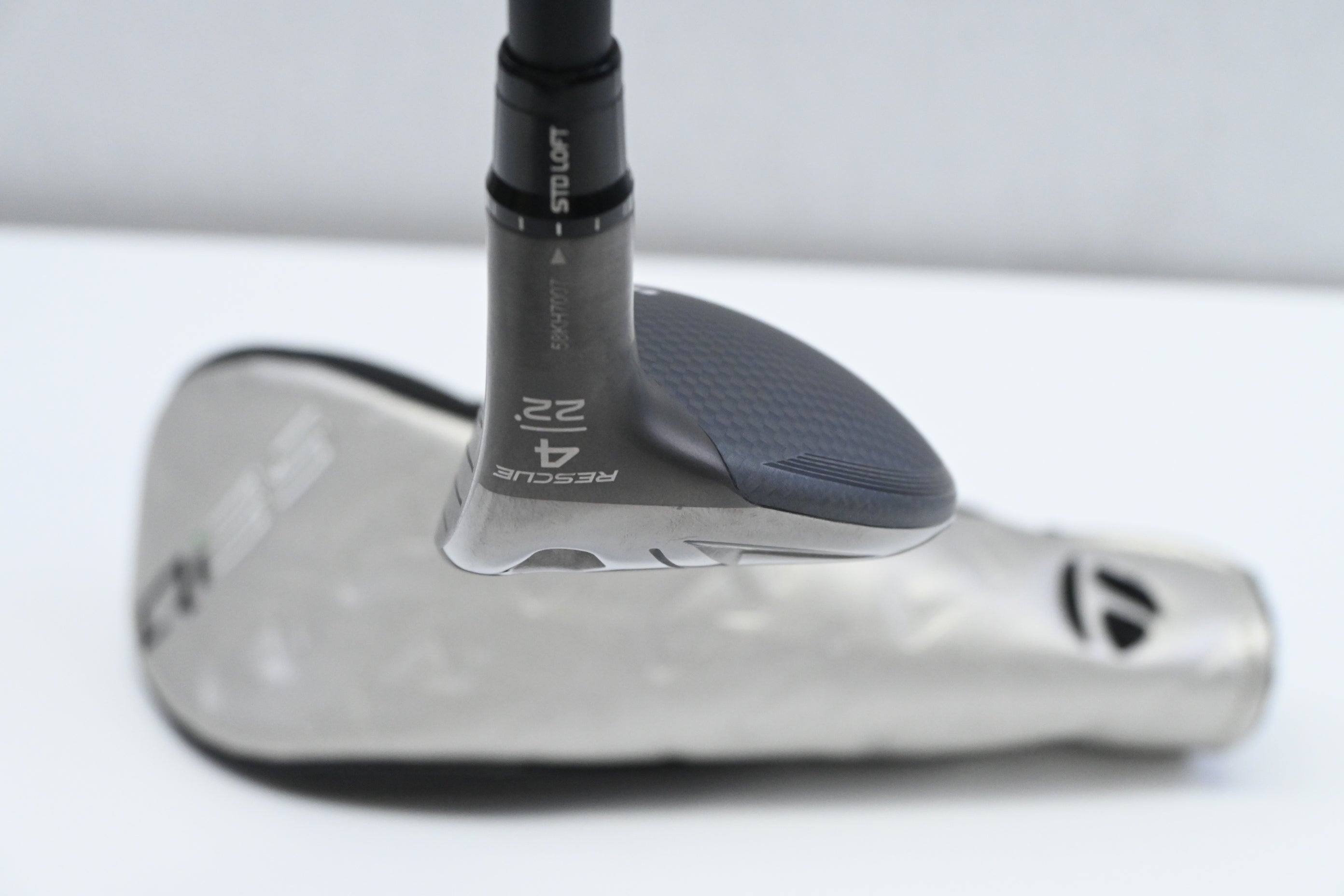 Taylormade Qi35 #4 Hybrid / 22 Degree / Regular Flex Fujikura Ventus Blue 6