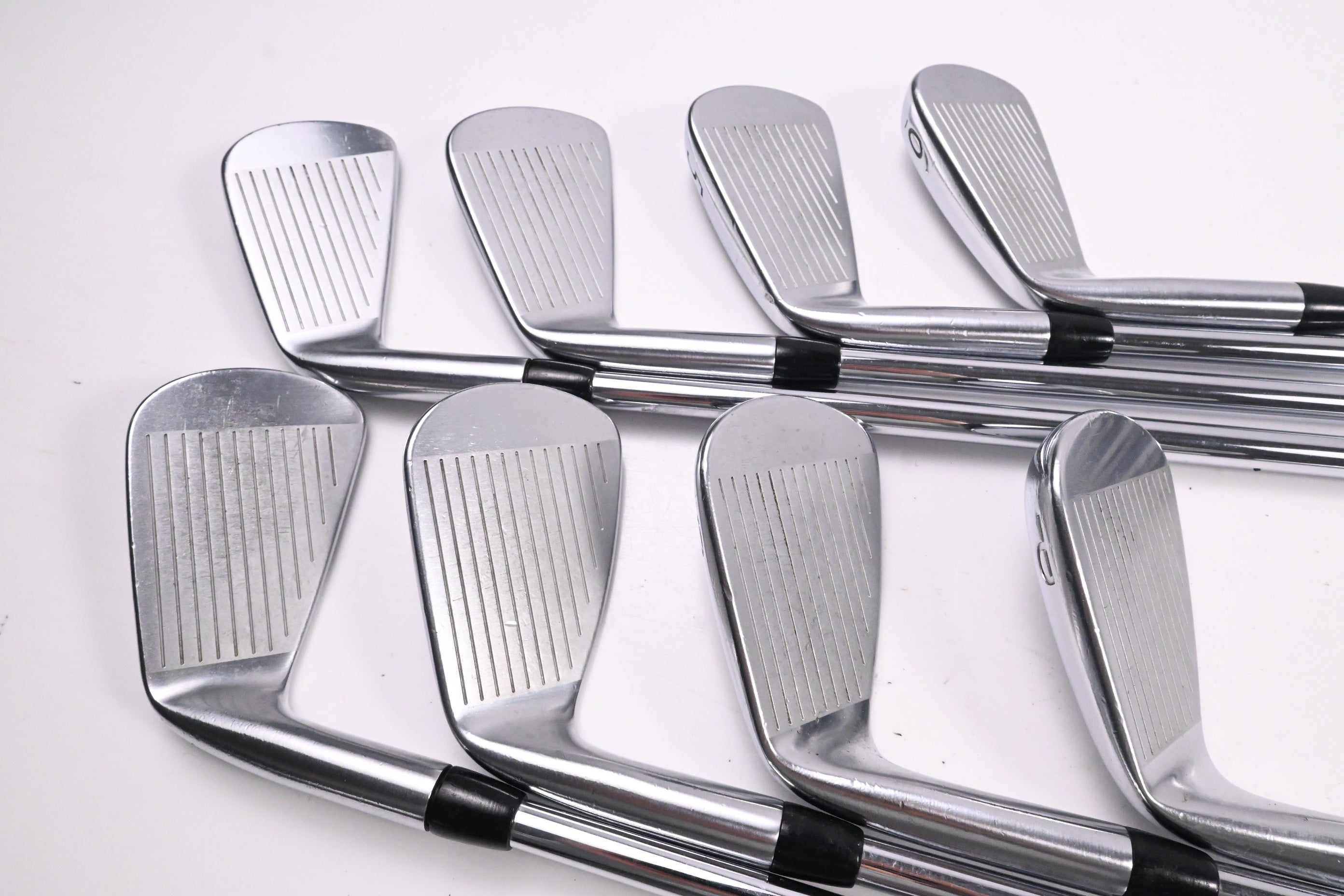 Titleist 718 MB Irons / 3-PW / Stiff Flex AMT Tour White S300 Shafts