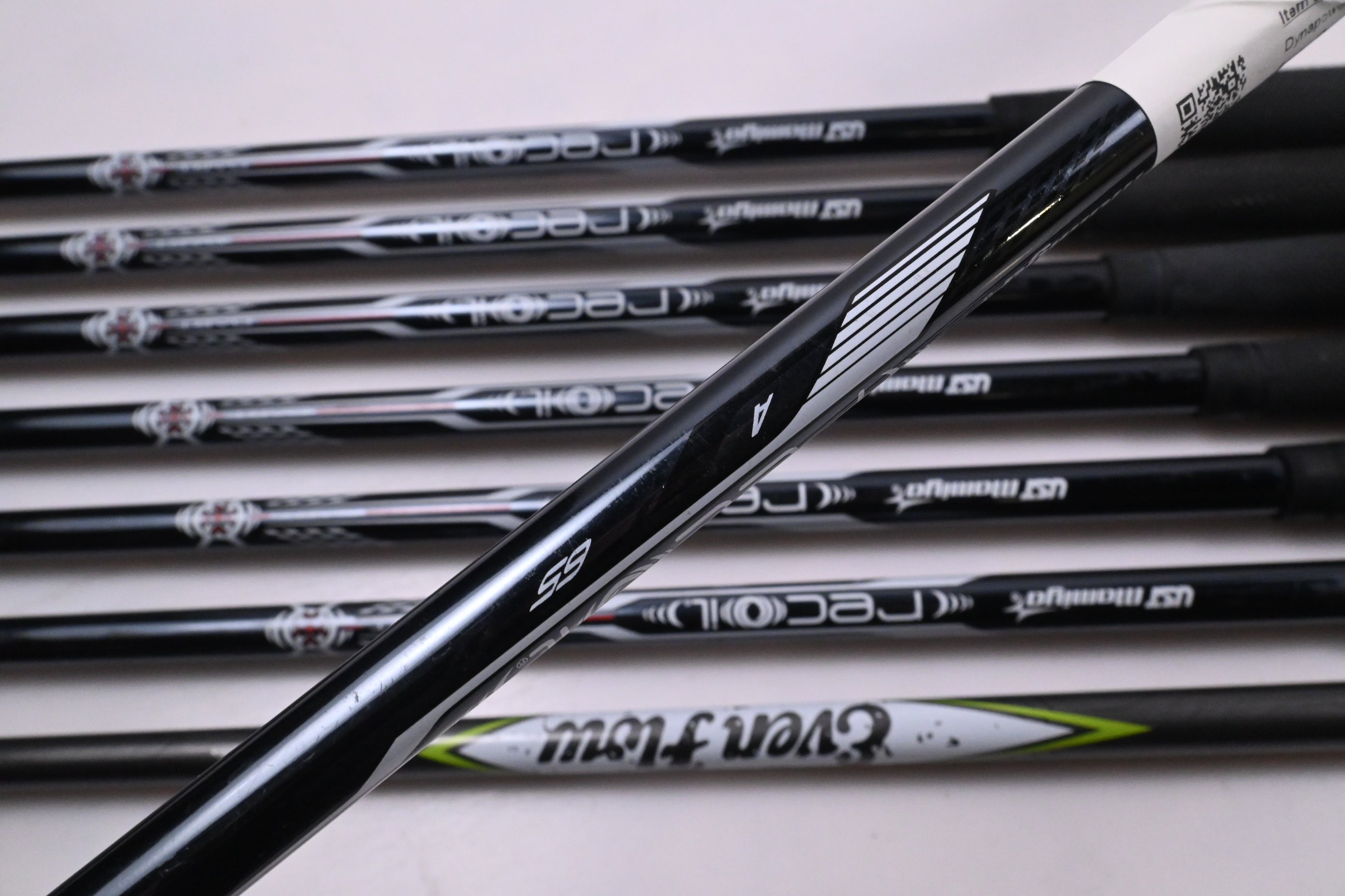Wilson Dynapower 2023 Irons / 4-PW+SW / Senior Flex UST Recoil Dart 65 Shafts