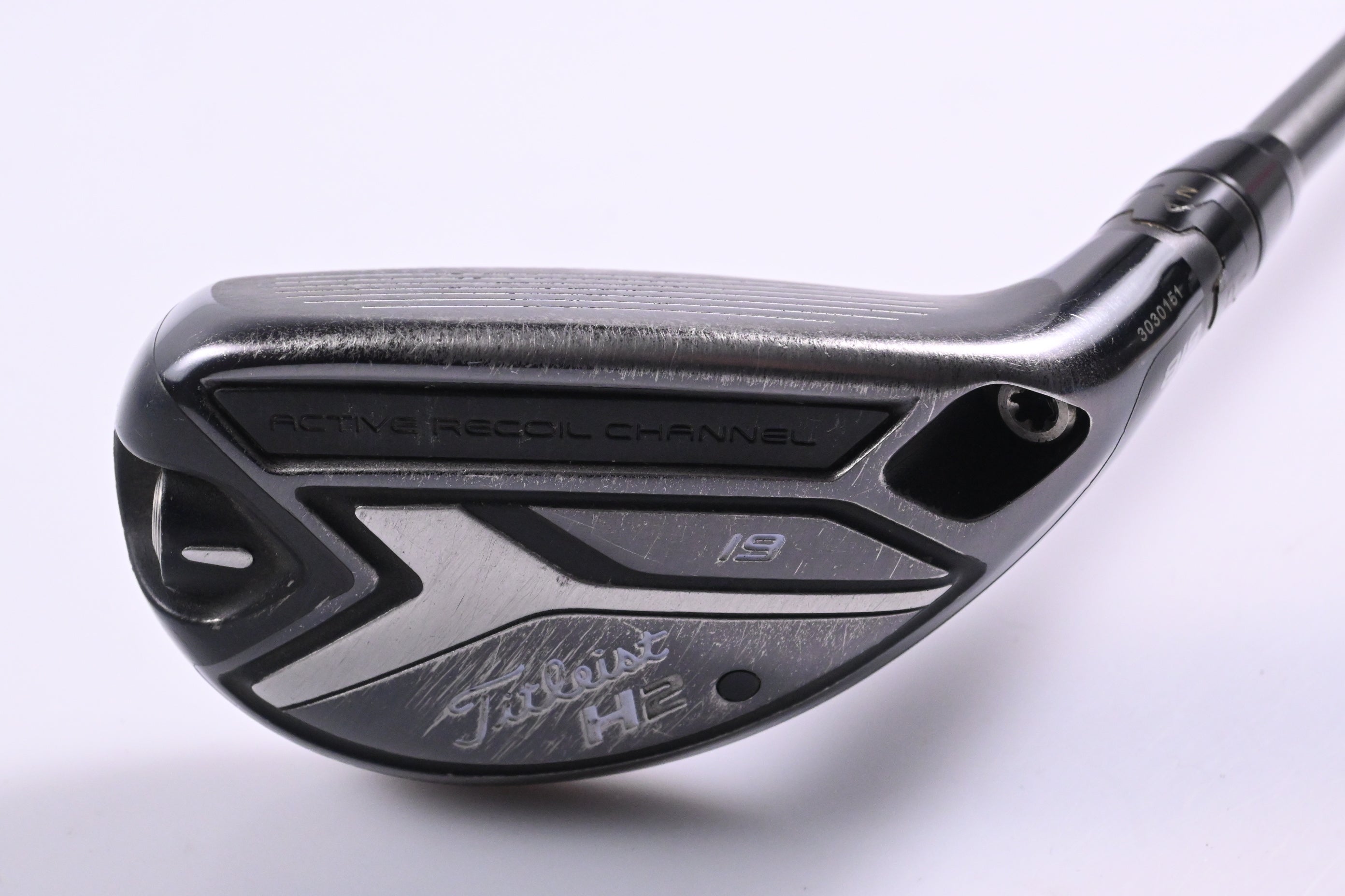 Titleist 818 H2 #3 Hybrid / 19 Degree / Stiff Flex Aldila Rogue MAX 85 Shaft