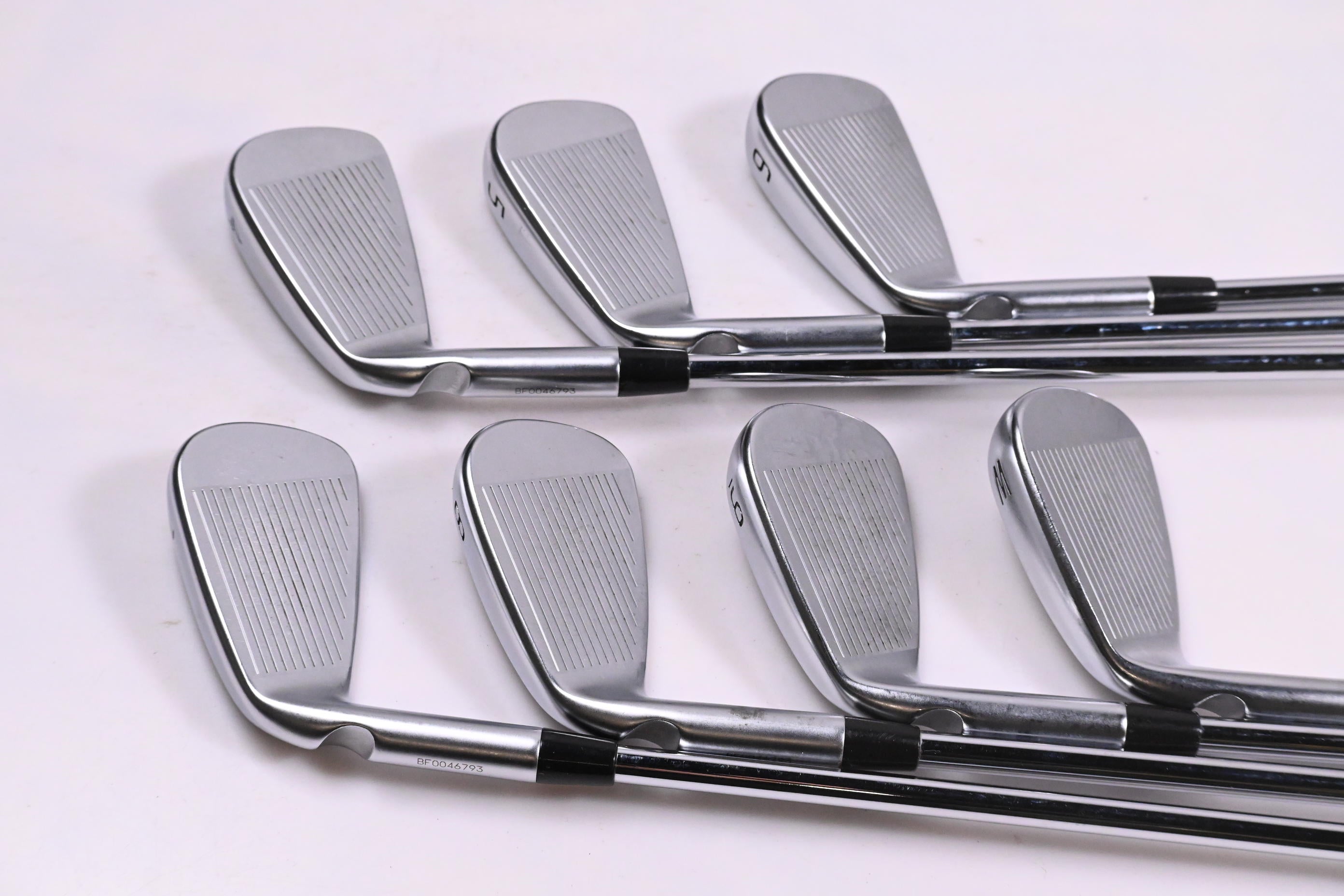 Ping i530 Irons / 4-PW / Blue Dot / Regular Flex Dynamic Gold Mid 100 R300 Shafts