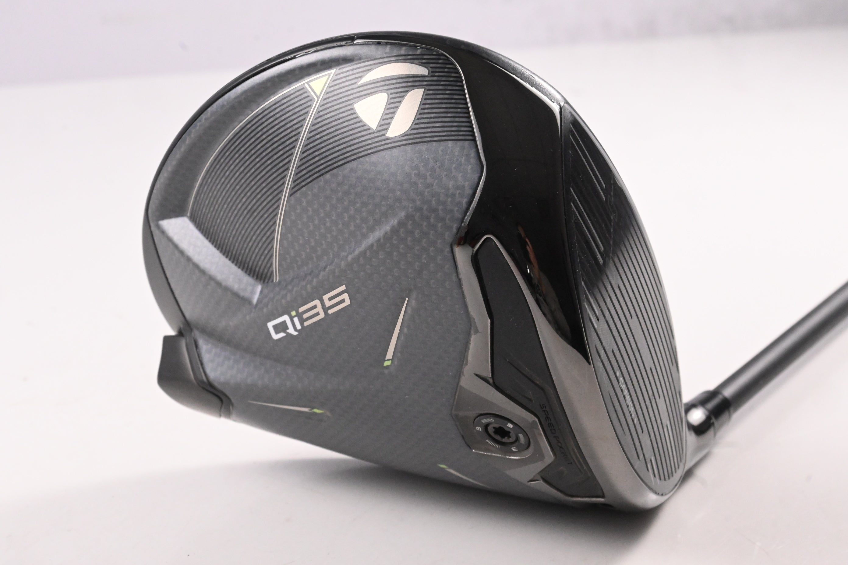 Taylormade Qi35 Driver / 9 Degree / Regular Flex Vanquish 4 Shaft