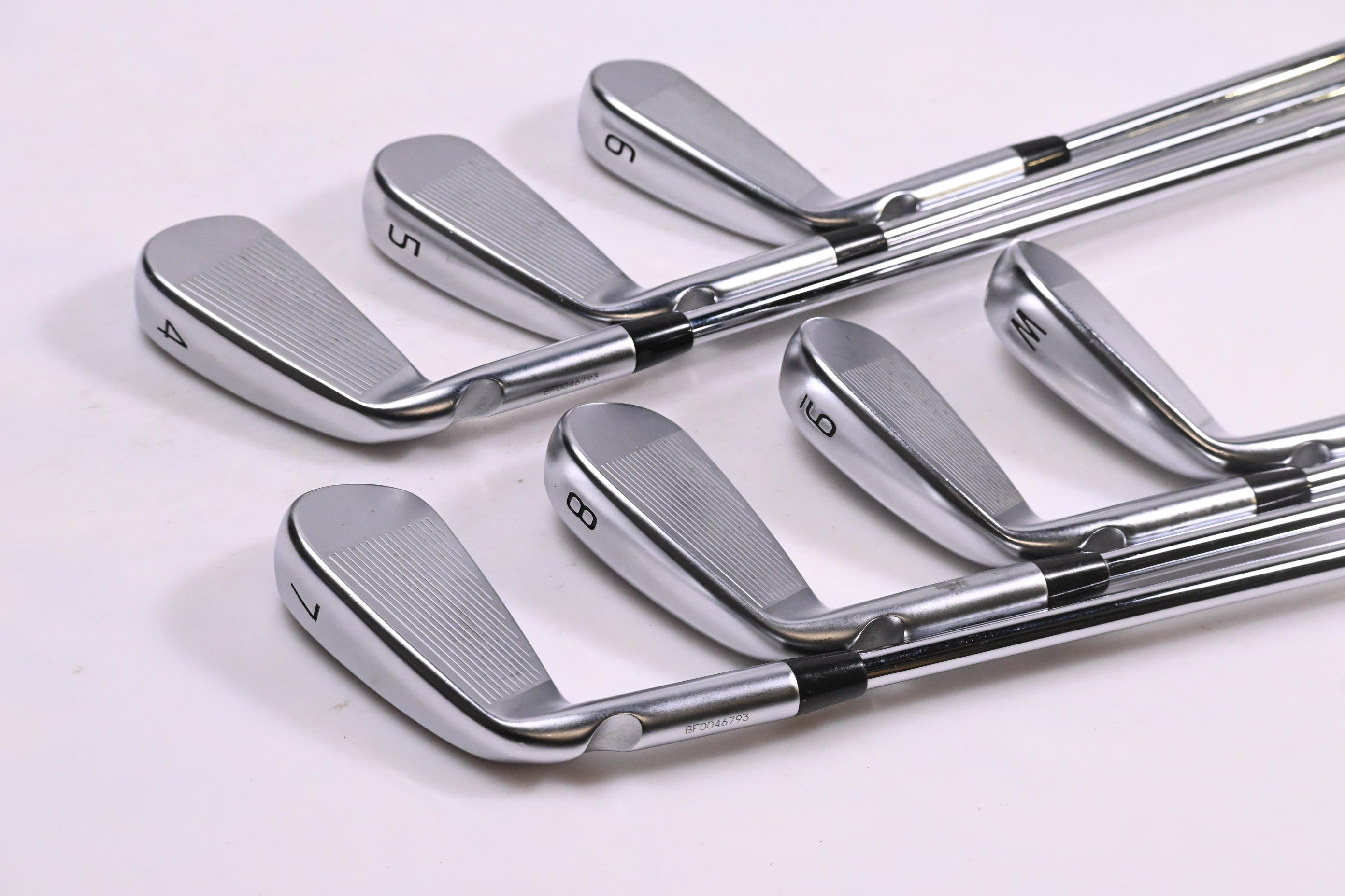 Ping i530 Irons / 4-PW / Blue Dot / Regular Flex Dynamic Gold Mid 100 R300 Shafts