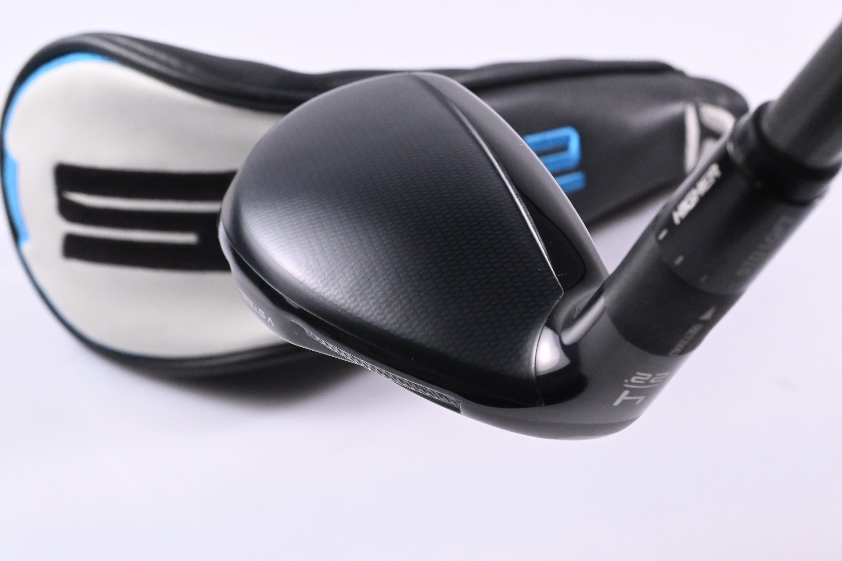 Left Hand Taylormade SIM2 #4 Hybrid / 22 Degree / Regular Flex Aldila Synergy 60