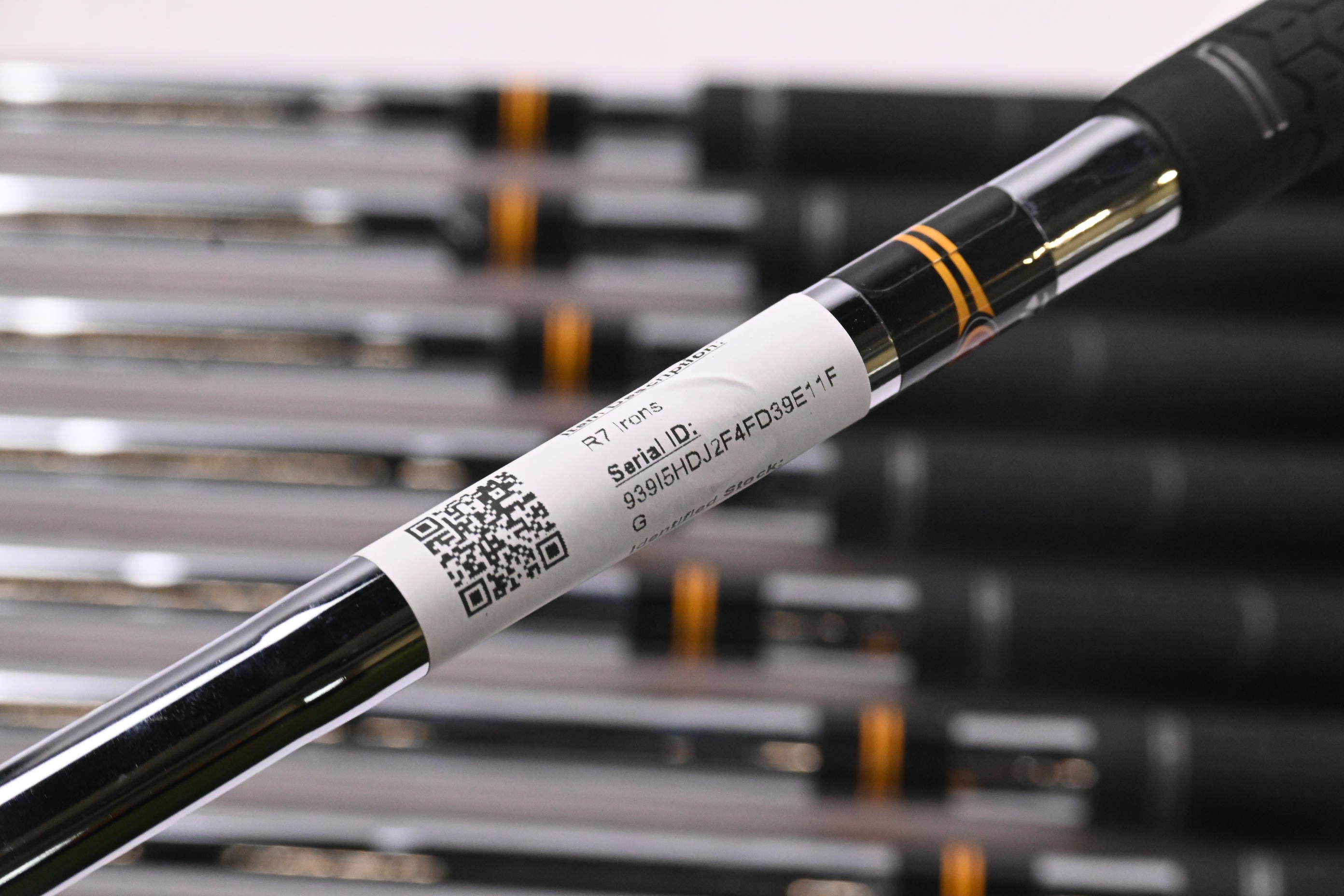 Taylormade R7 Irons / 4-PW+SW / Regular Flex Taylormade T-Step 90 Shafts