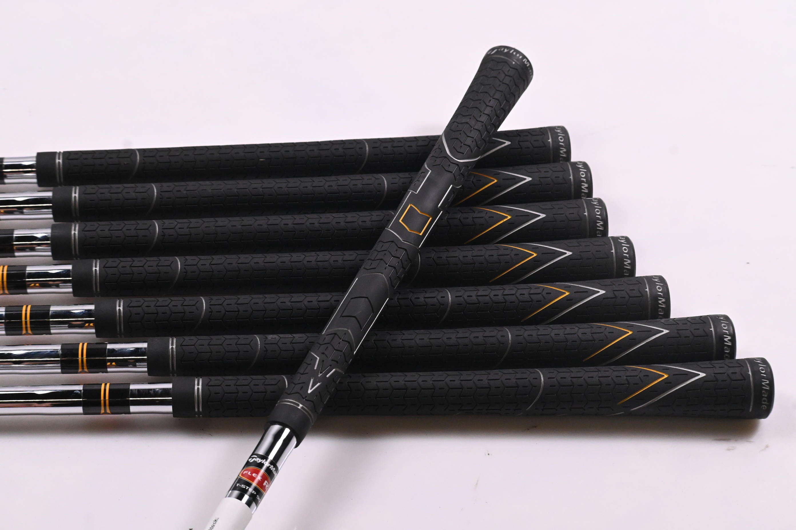 Taylormade R7 Irons / 4-PW+SW / Regular Flex Taylormade T-Step 90 Shafts