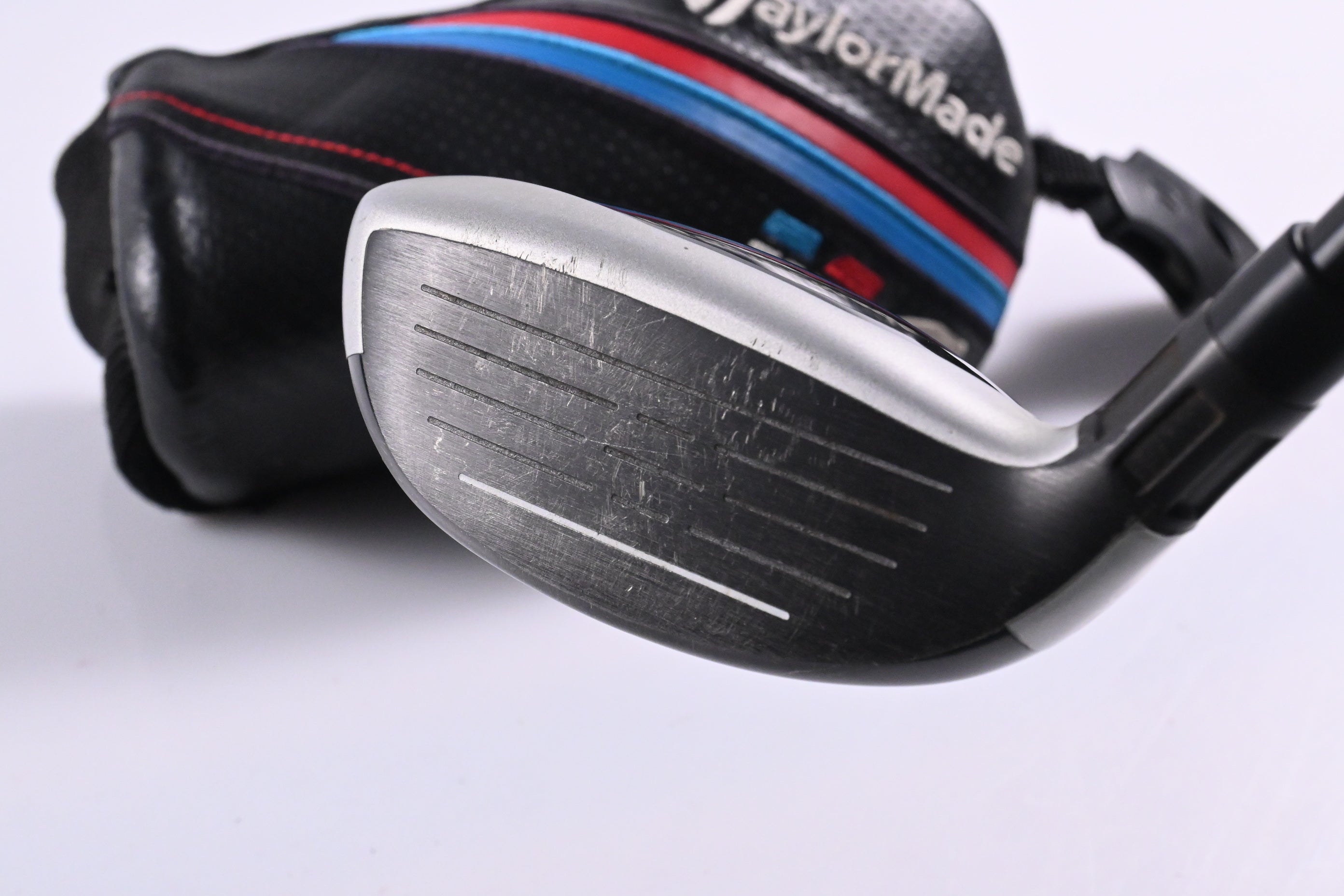 Taylormade M4 #3 Hybrid / 19 Degree / Regular Flex Fujikura Atmos Red 6 Shaft