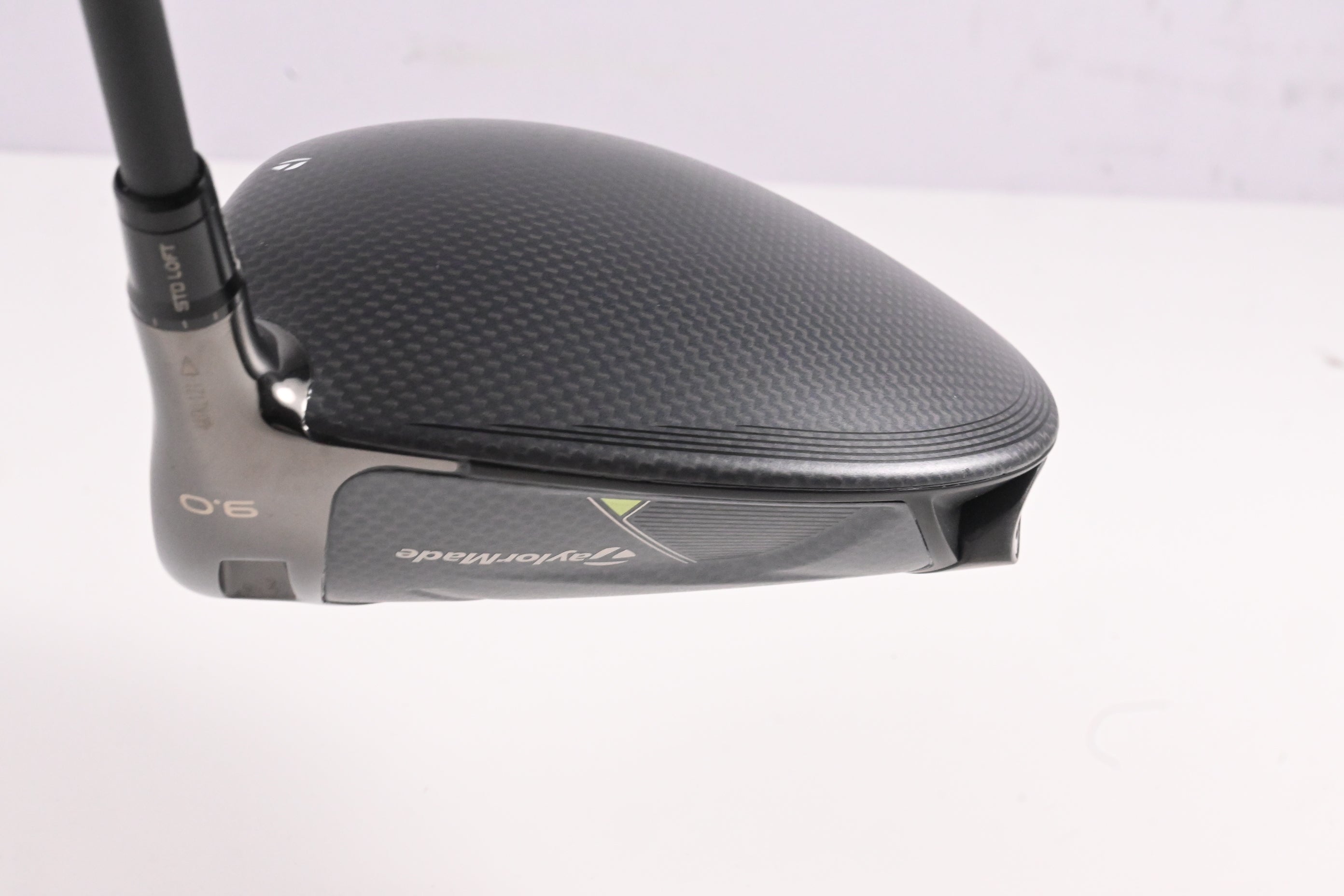Taylormade Qi35 Driver / 9 Degree / Regular Flex Vanquish 4 Shaft