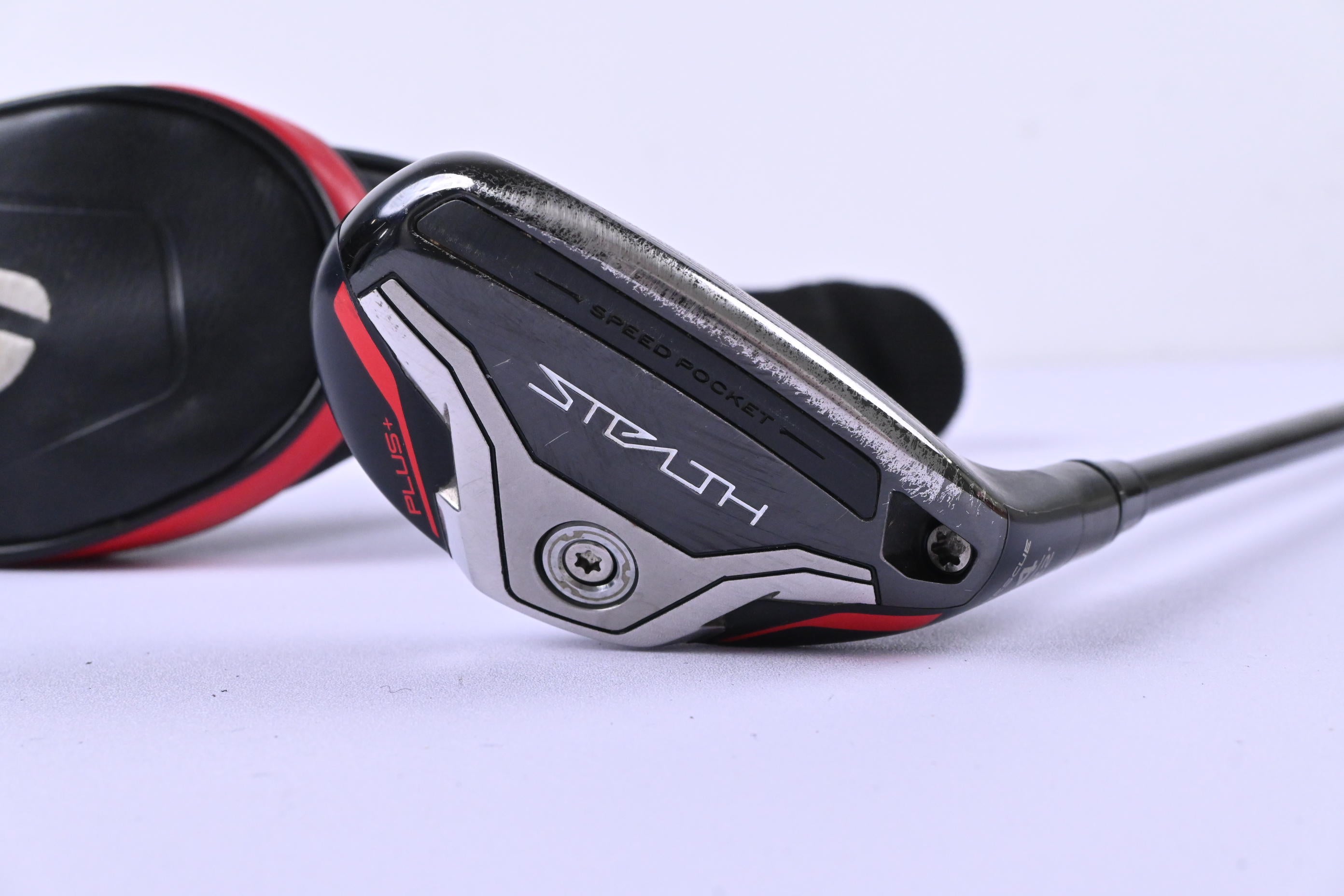 Taylormade Stealth Plus #4 Hybrid / 22 Degree / Regular Flex HZRDUS Red RDX 70
