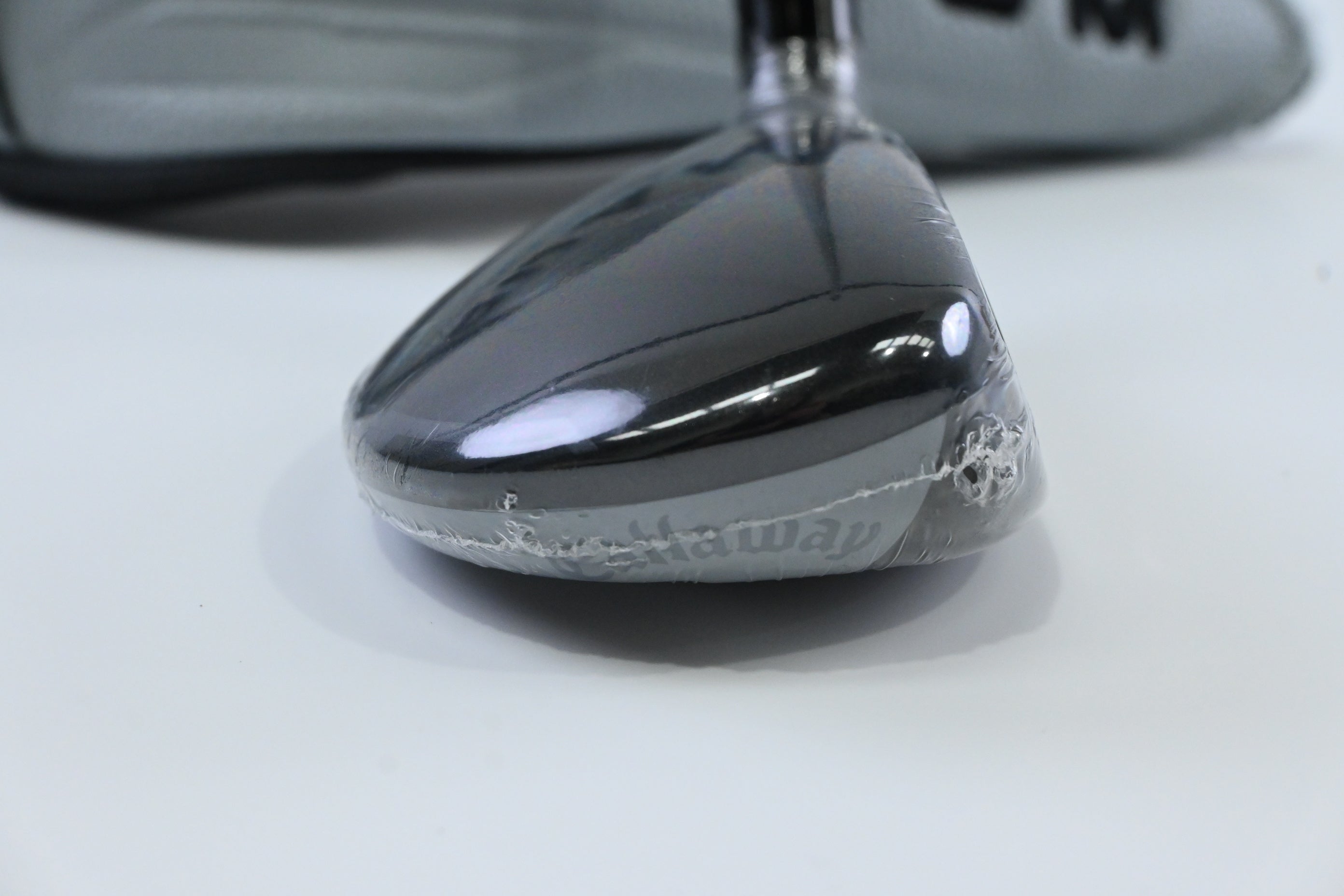Callaway Quantum Max OS #4 Hybrid / 20 Degree / Regular Flex Denali Frost Silver