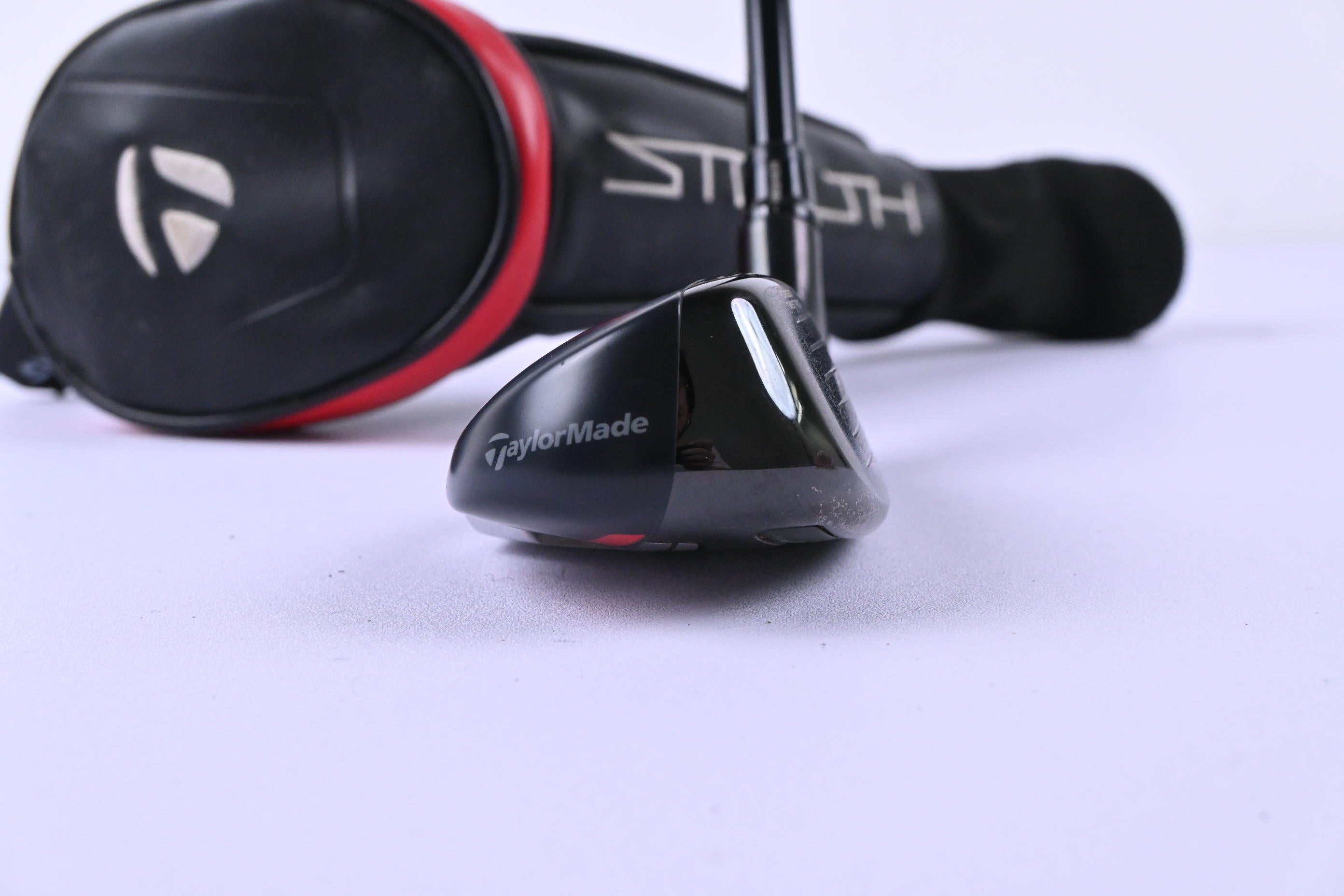 Taylormade Stealth Plus #4 Hybrid / 22 Degree / Regular Flex HZRDUS Red RDX 70