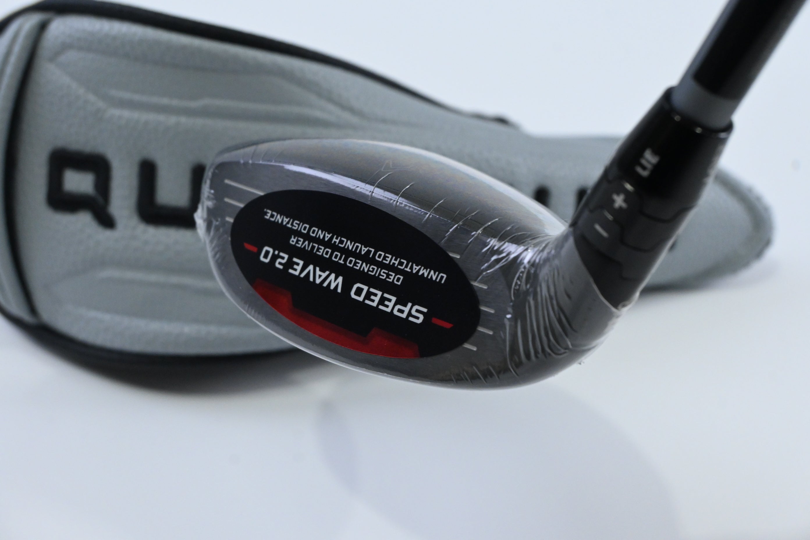 Callaway Quantum Max OS #4 Hybrid / 20 Degree / Regular Flex Denali Frost Silver