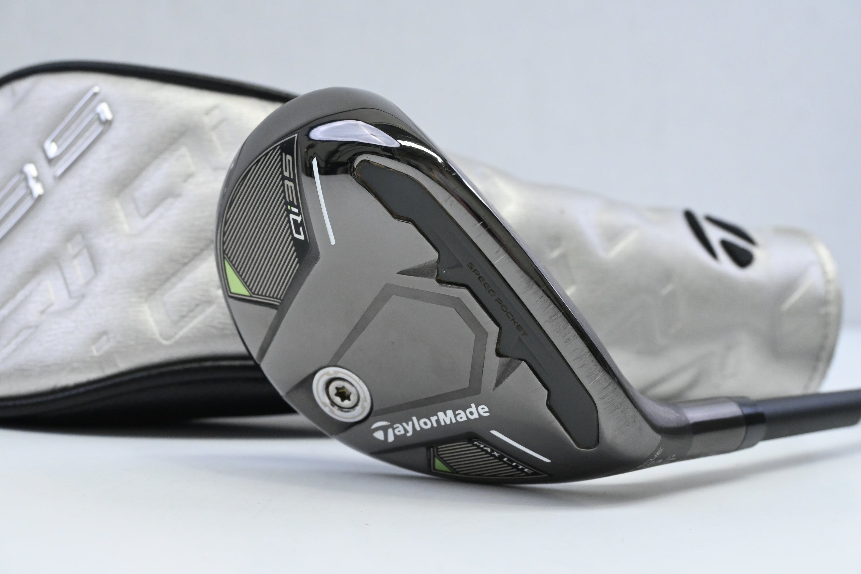 Taylormade Qi35 Max Lite #6 Hybrid / 31 Degree / Regular Flex Vanquish 5 Shaft