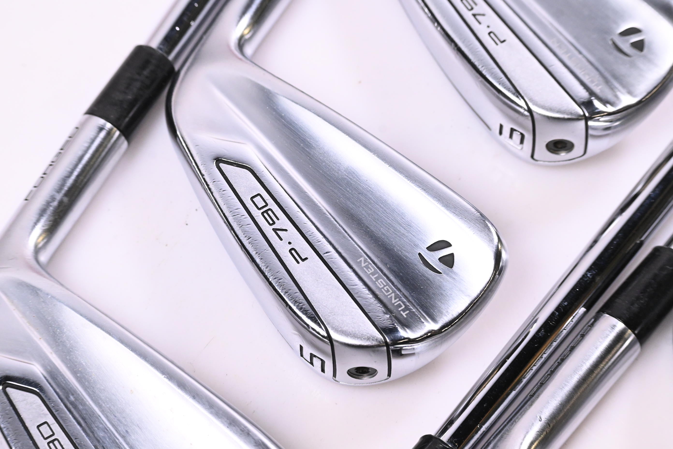 Taylormade P790 2019 Irons / 4-PW / Stiff Flex Dynamic Gold 105 S300 Shafts