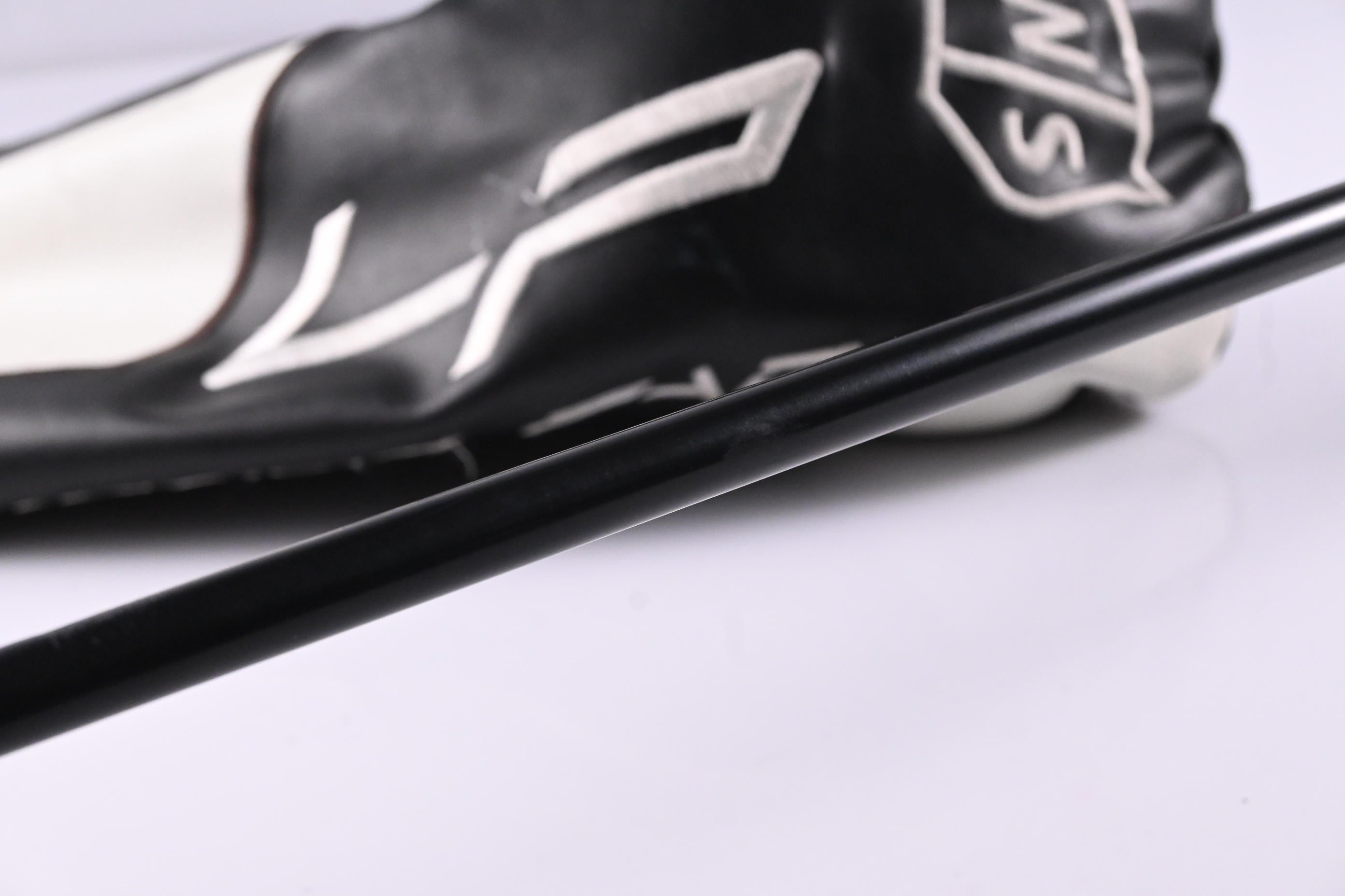 Wilson Launch Pad Driver / 10.5 Degree / Regular Flex UST Mamiya Helium 46 Shaft