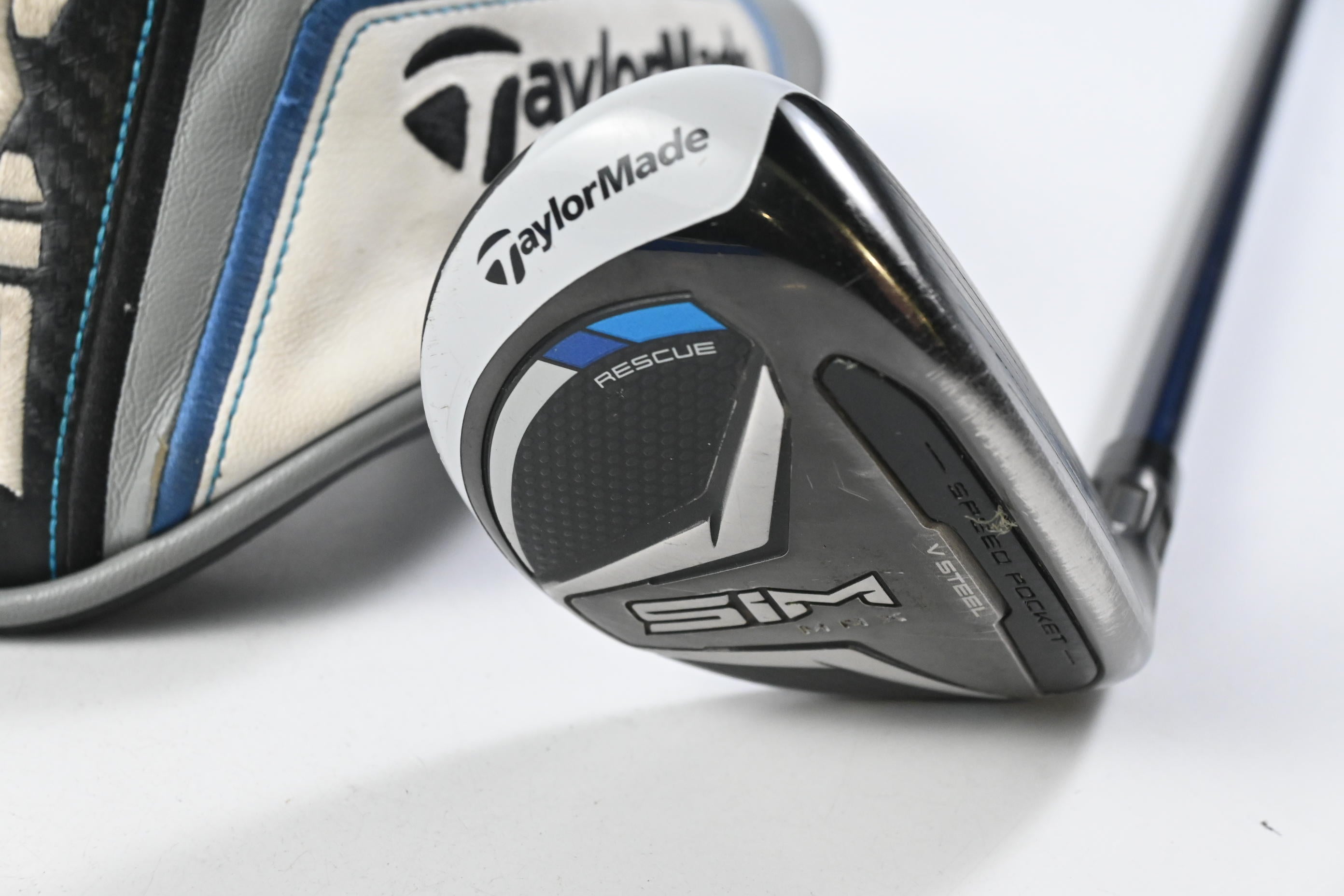 Taylormade SIM Max #3 Hybrid / 19 Degree / Stiff Flex Fujikura Ventus Blue 7