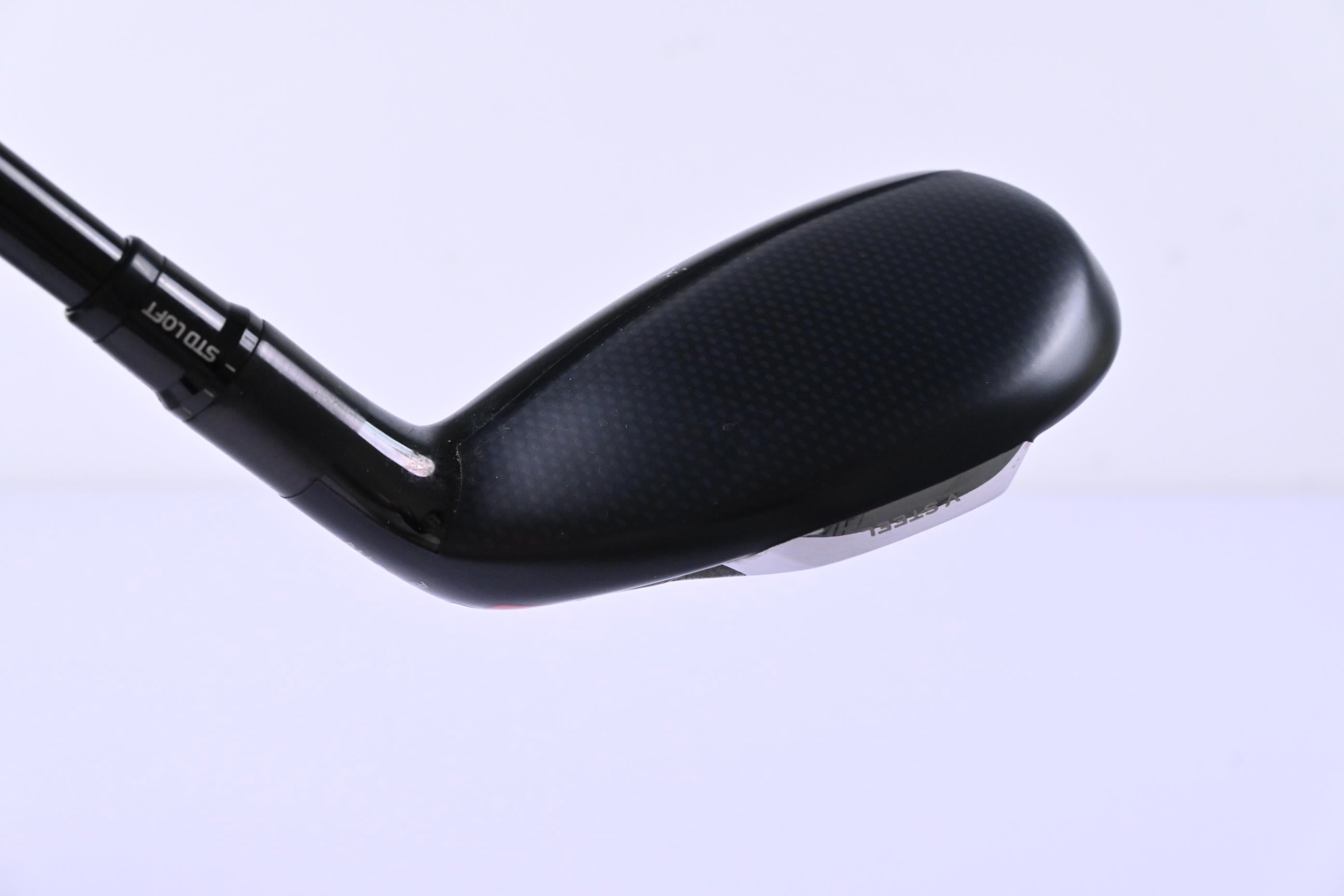 Taylormade Stealth Plus #4 Hybrid / 22 Degree / Regular Flex HZRDUS Red RDX 70