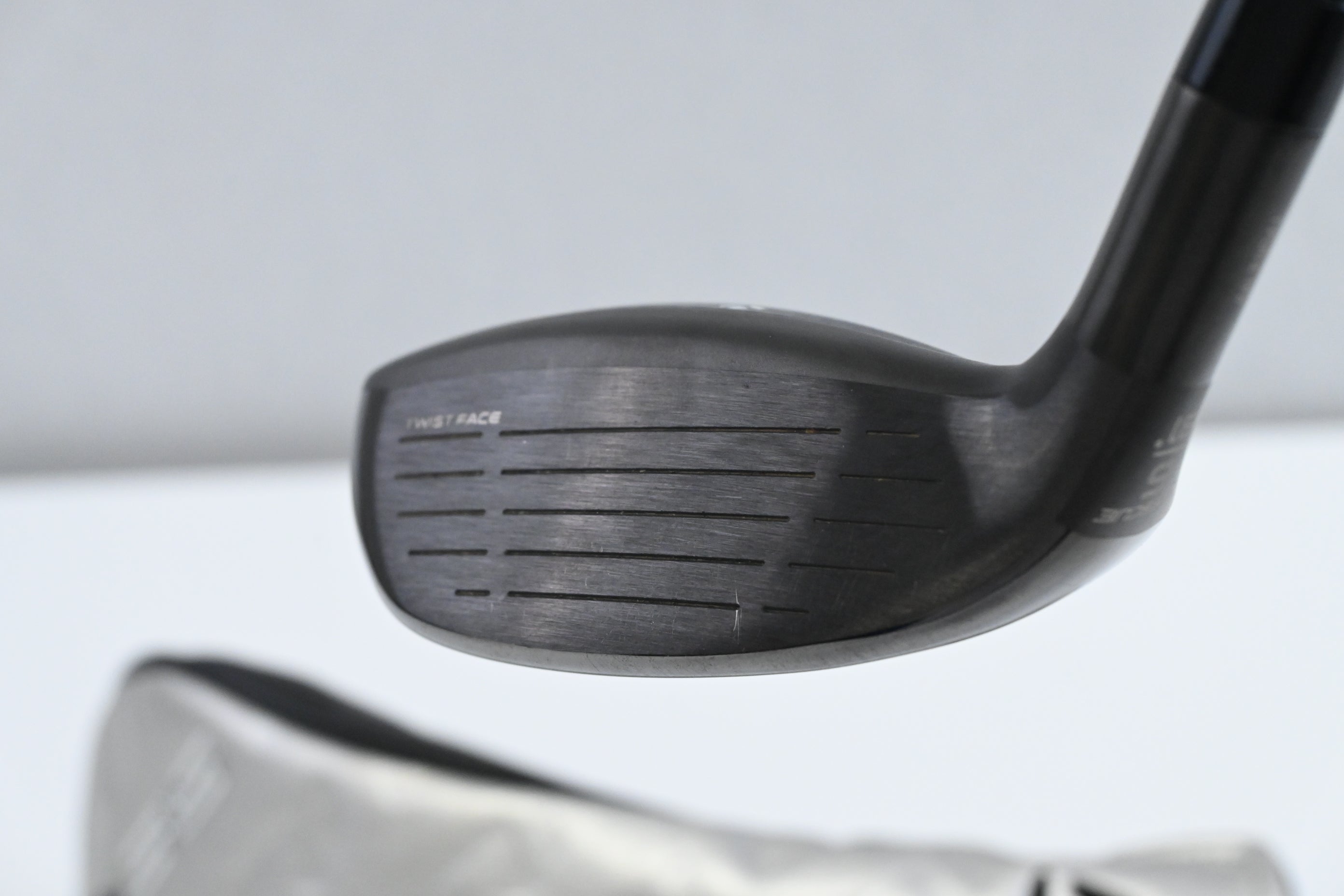Taylormade Qi35 Max Lite #6 Hybrid / 31 Degree / Regular Flex Vanquish 5 Shaft