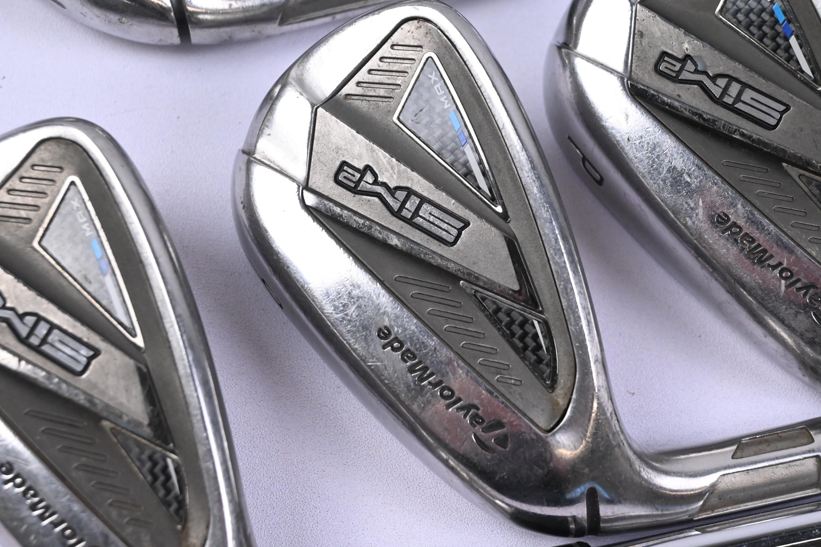 Left Hand Taylormade SIM2 Max Irons / 5-PW+SW / Regular Flex Elevate 95 Shafts