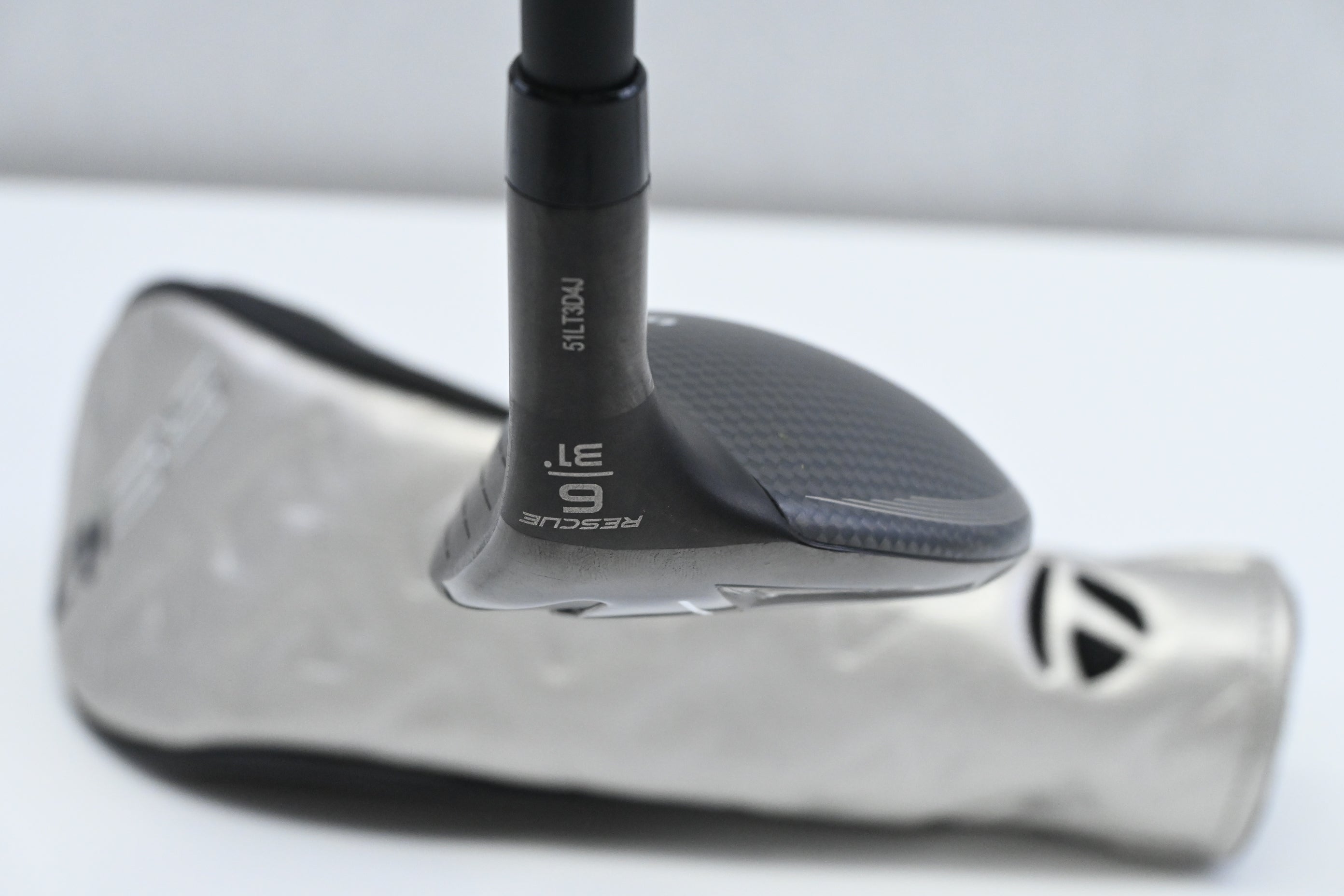 Taylormade Qi35 Max Lite #6 Hybrid / 31 Degree / Regular Flex Vanquish 5 Shaft