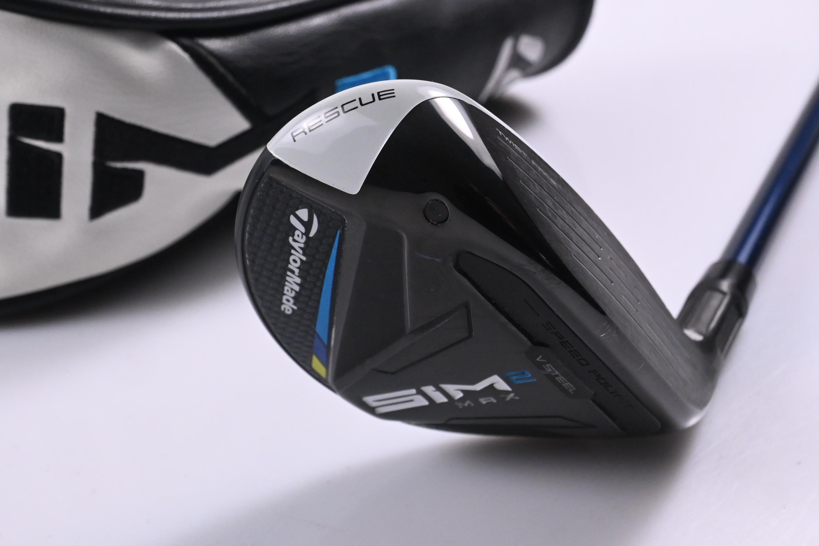 Taylormade SIM2 Max #3 Hybrid / 19 Degree / Stiff Flex Ventus Blue 7 Shaft