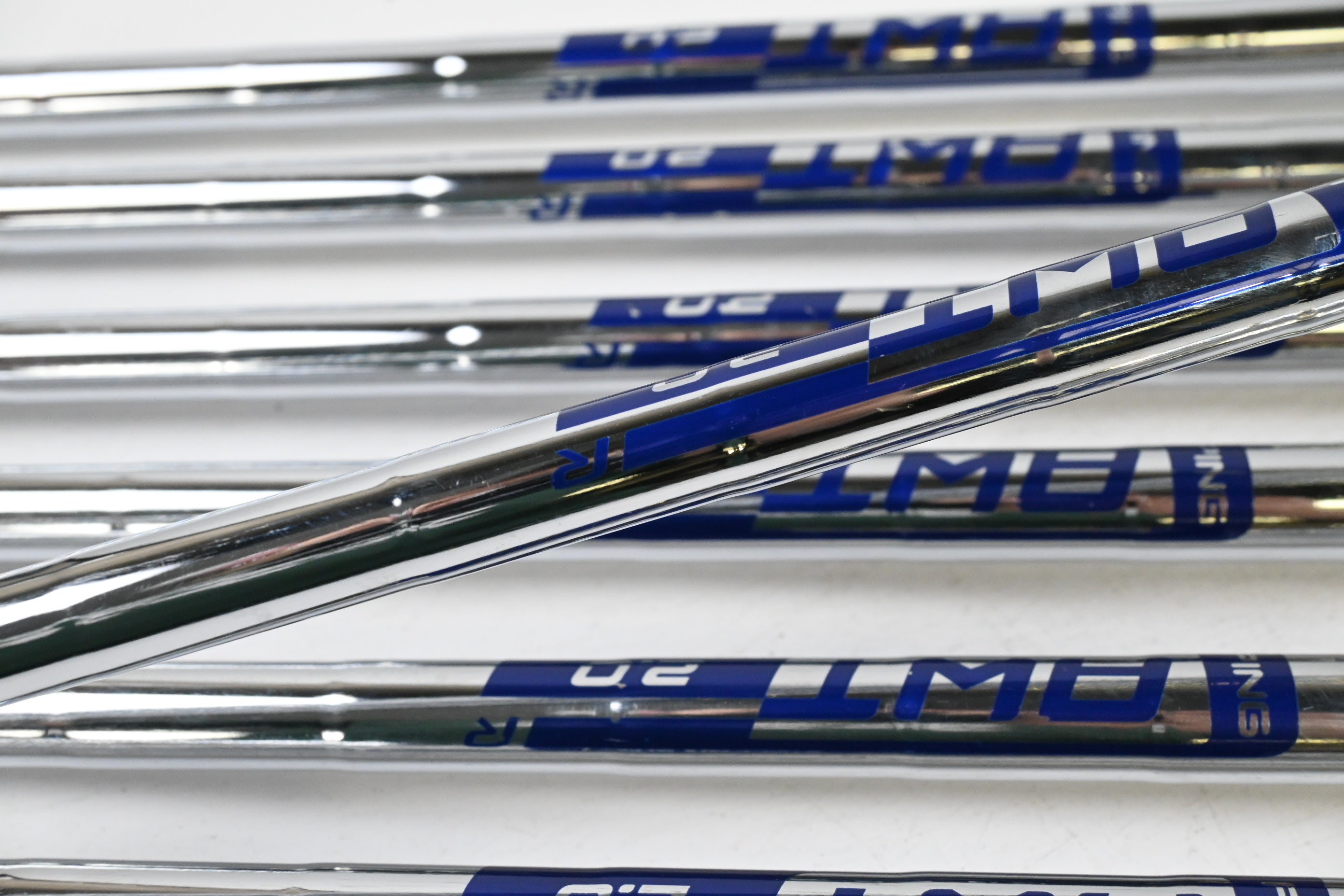 Ping G400 Irons / 6-PW+GW+SW / Blue Dot / Regular Flex Ping AWT 2.0 Shafts