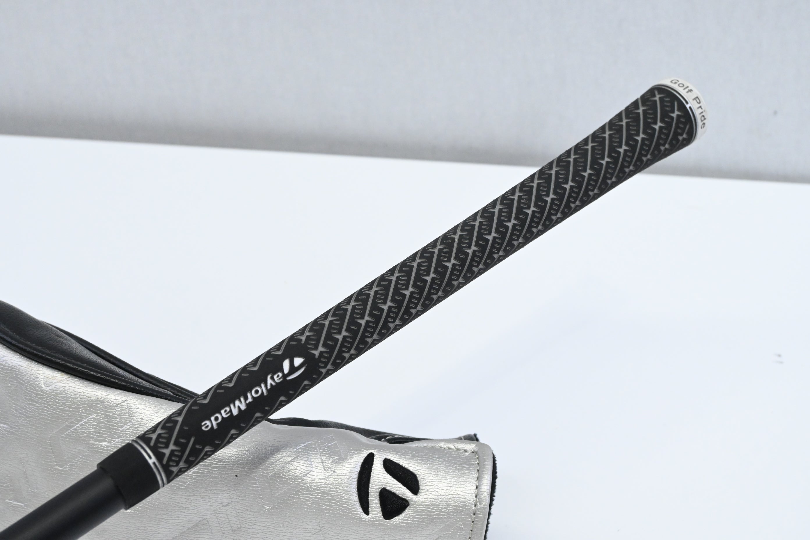 Taylormade Qi35 Max Lite #6 Hybrid / 31 Degree / Regular Flex Vanquish 5 Shaft