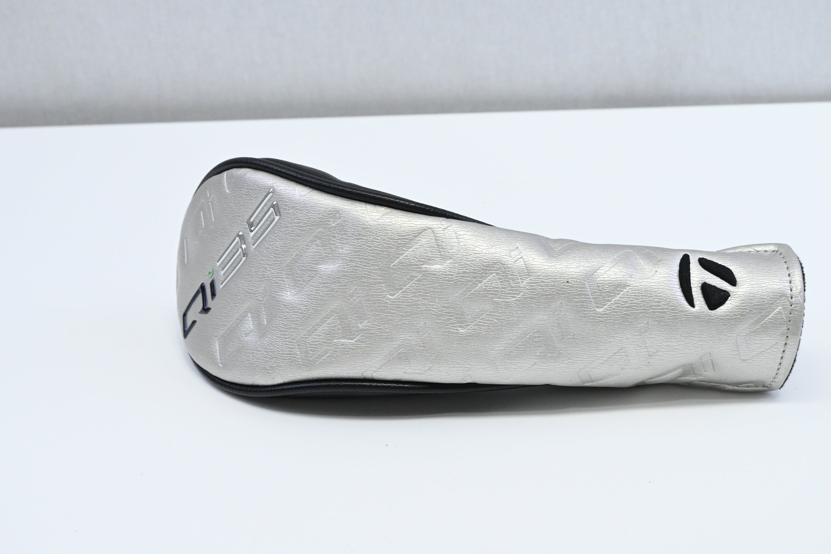 Taylormade Qi35 Max Lite #6 Hybrid / 31 Degree / Regular Flex Vanquish 5 Shaft