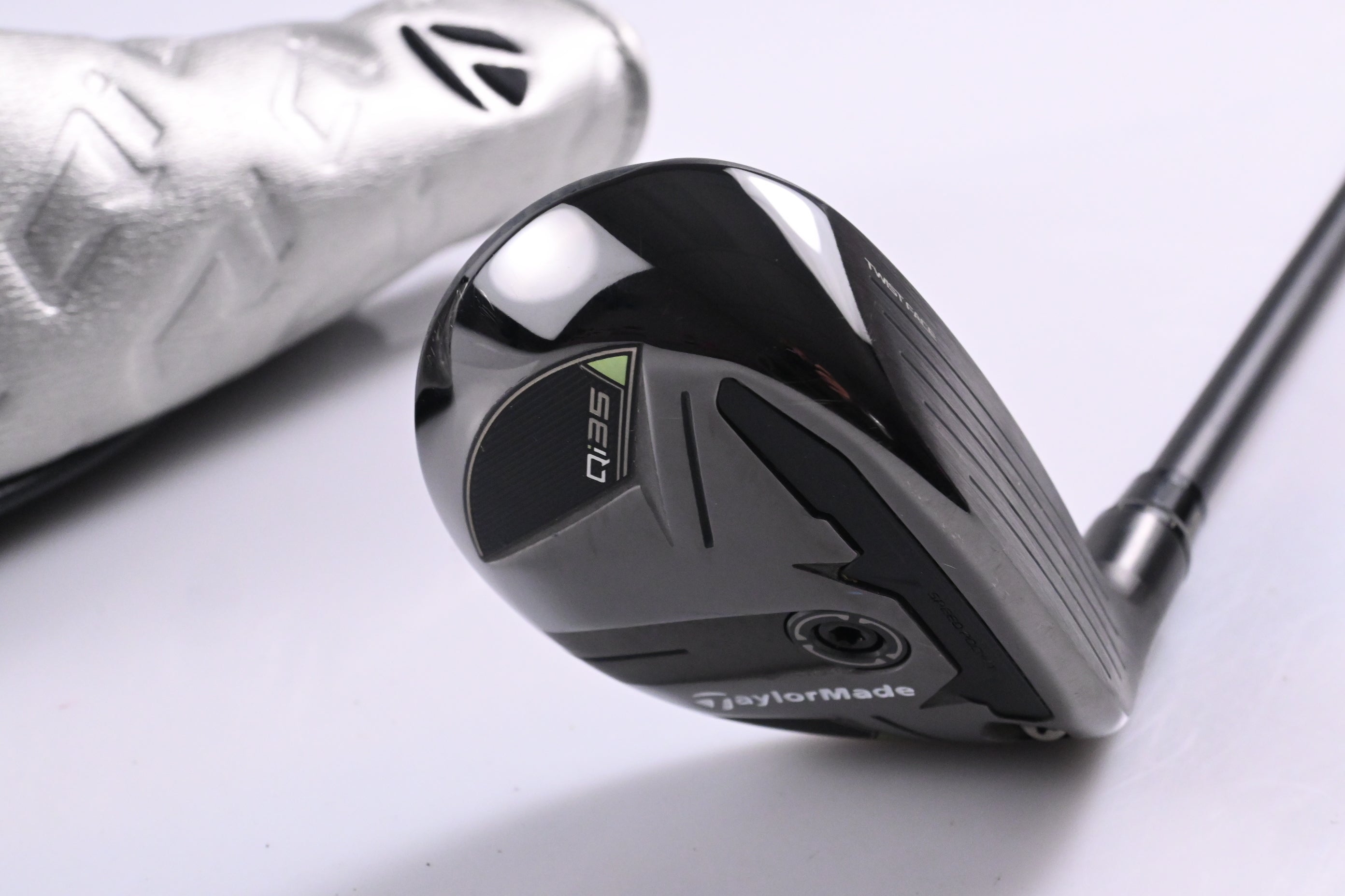 Taylormade Qi35 #3 Hybrid / 19 Degree / Regular Flex Fujikura Ventus Blue 6