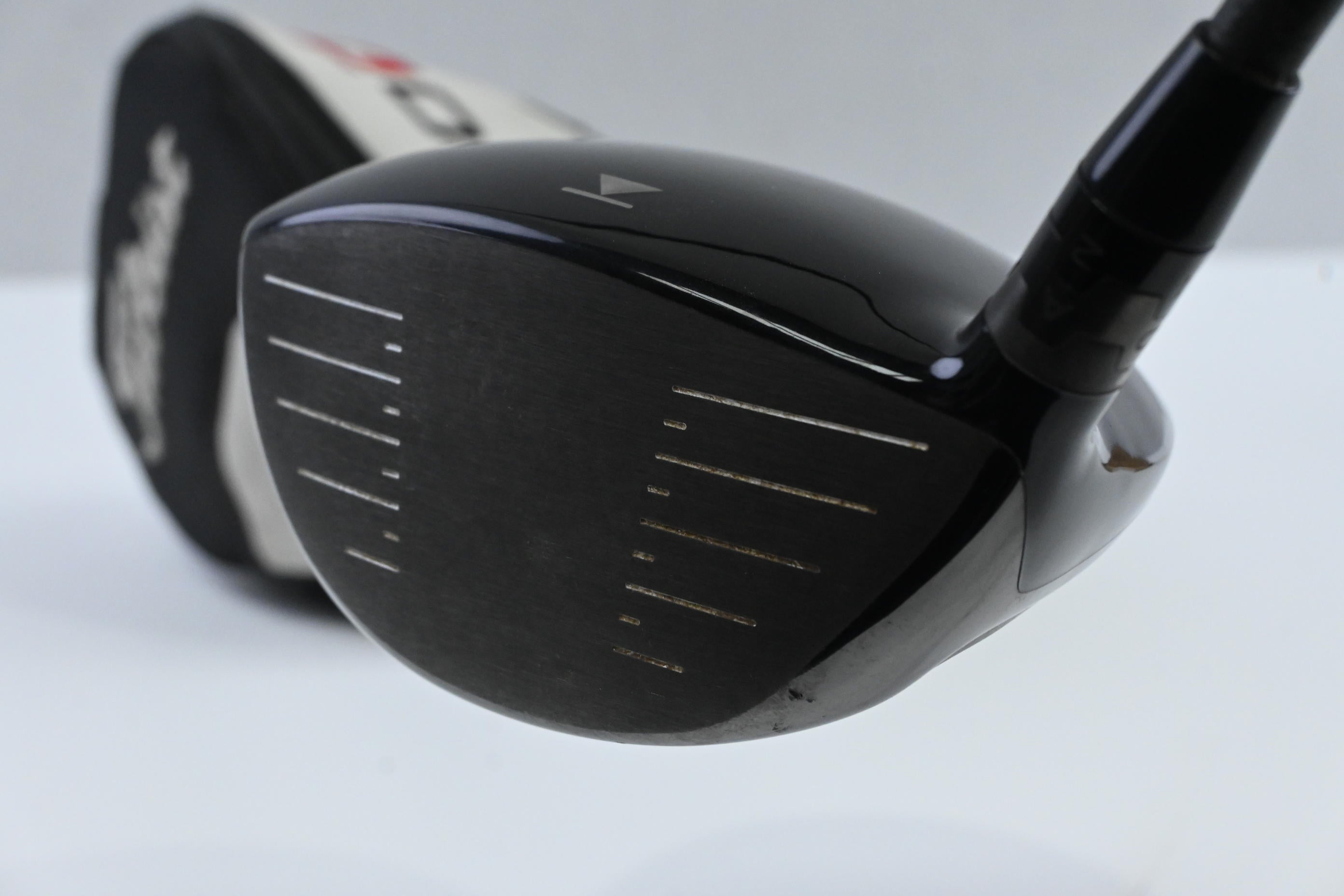 Titleist 910 D2 Driver / 10.5 Degree / Stiff Flex Aldila RIP 60 Shaft